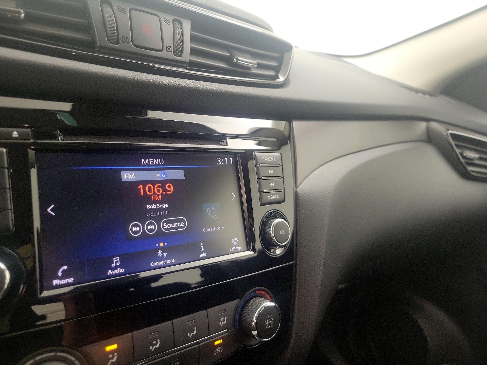 Thumbnail: 2020 Nissan Rogue Sport - 15