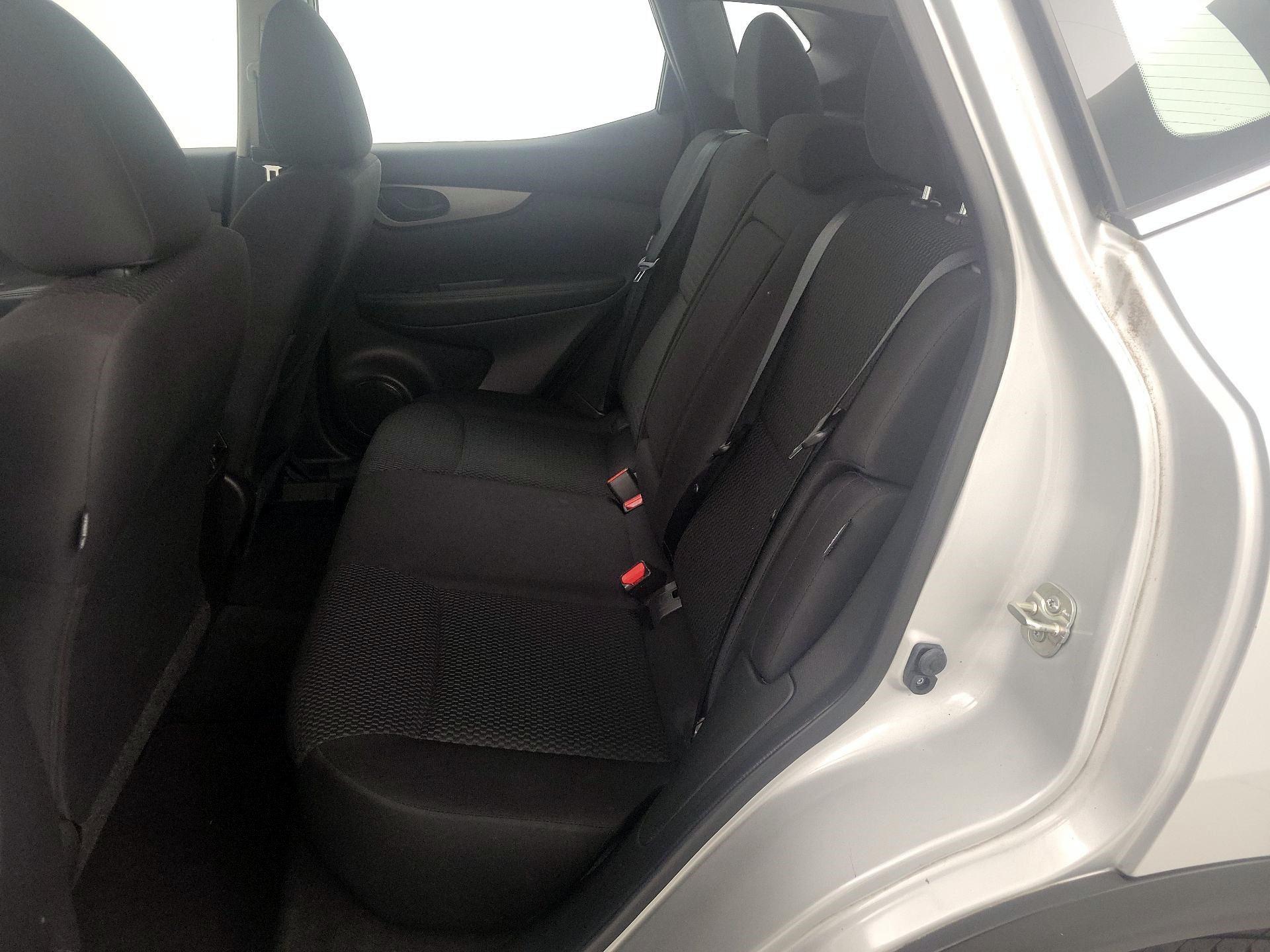 Thumbnail: 2020 Nissan Rogue Sport - 19