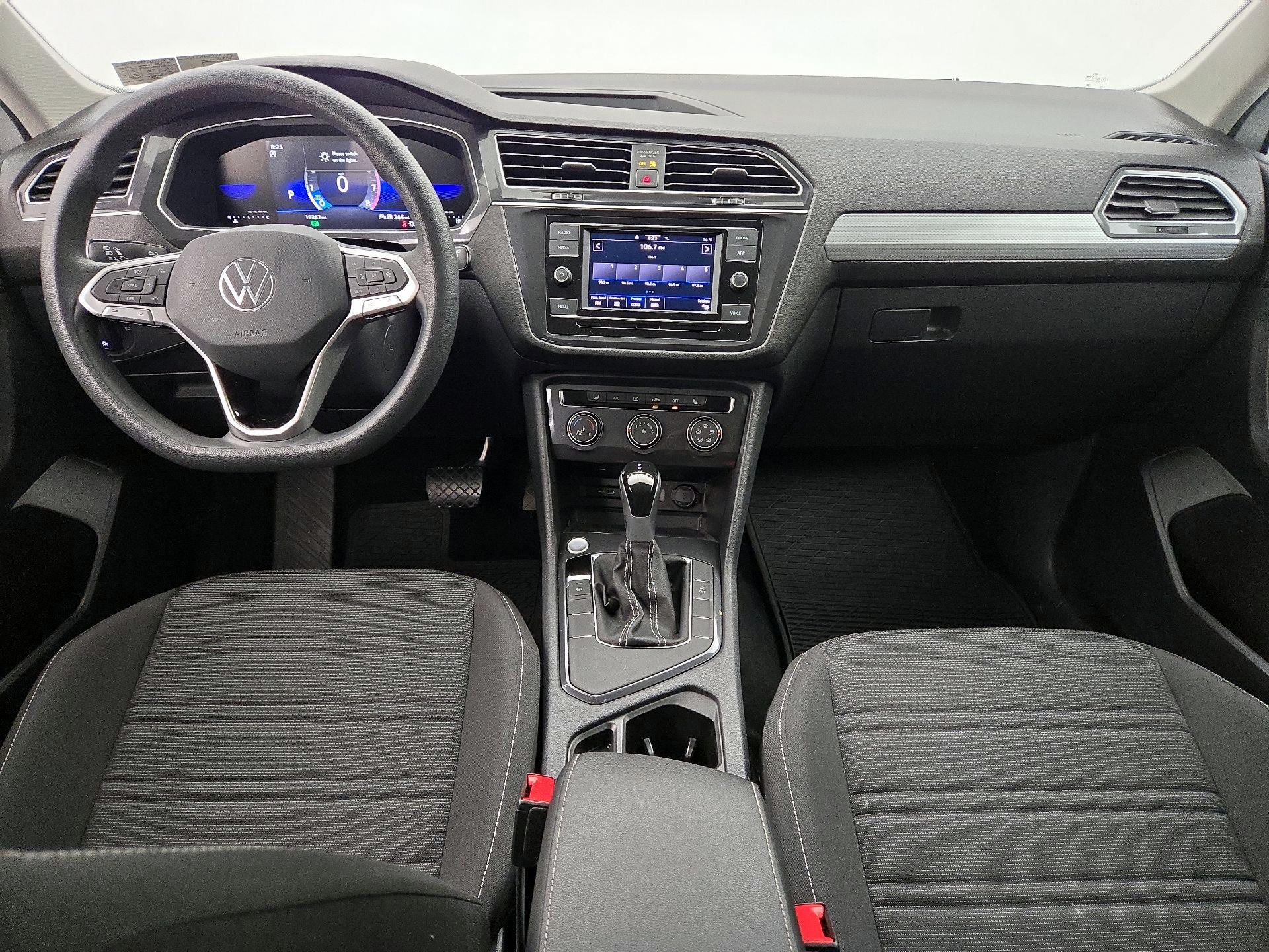 Thumbnail: 2023 Volkswagen Tiguan - 9