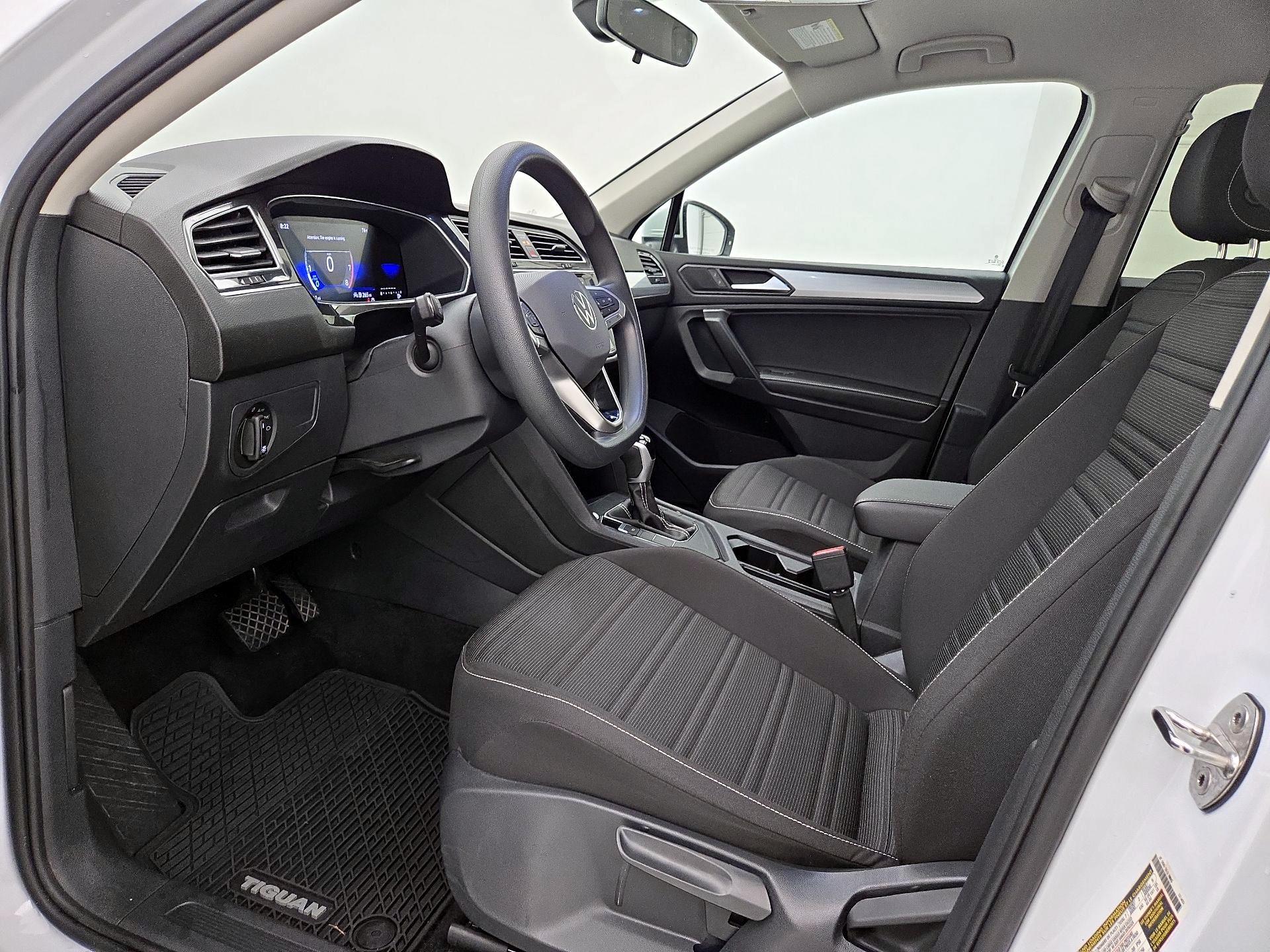 Thumbnail: 2023 Volkswagen Tiguan - 11