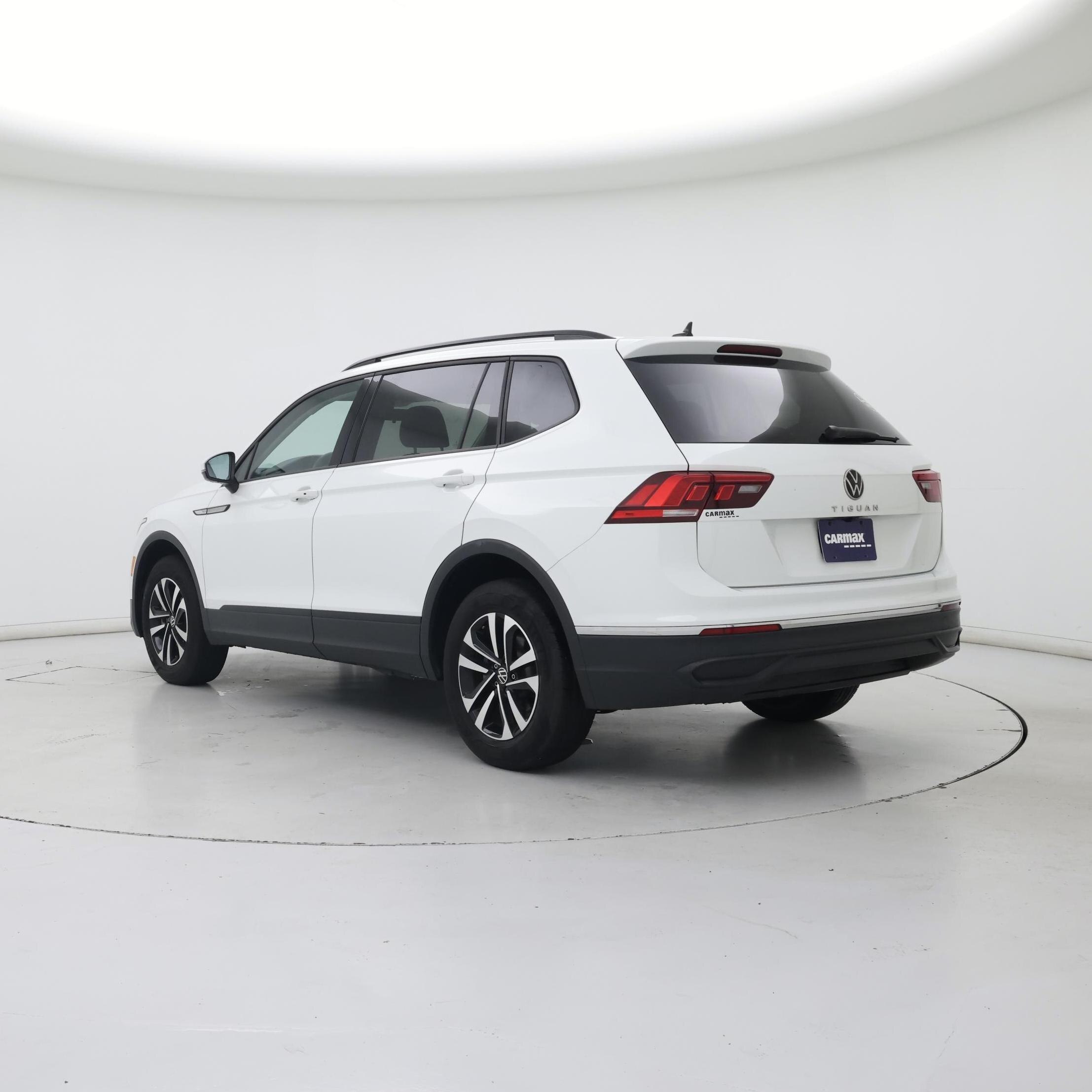 Thumbnail: 2023 Volkswagen Tiguan - 2