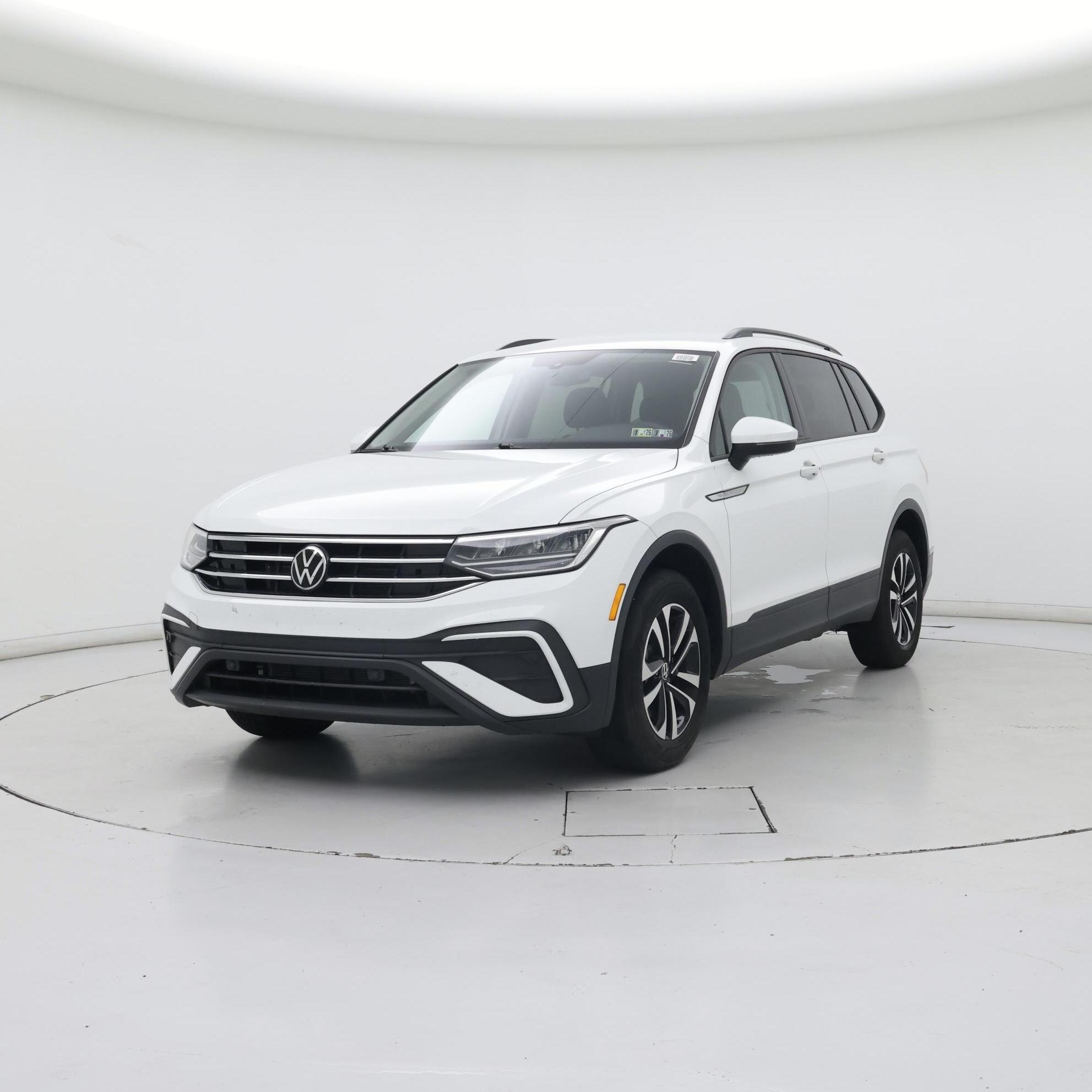 Thumbnail: 2023 Volkswagen Tiguan - 4