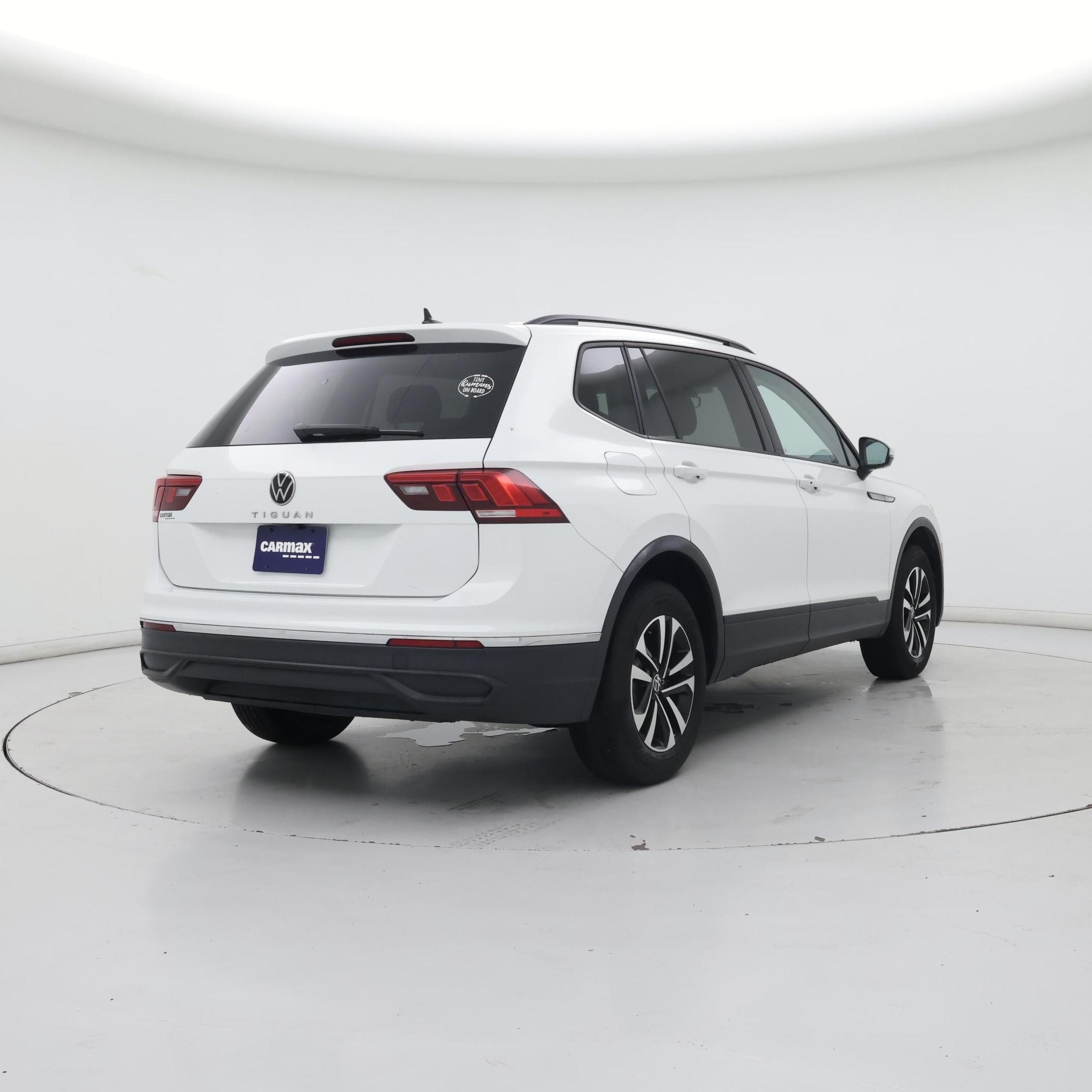 Thumbnail: 2023 Volkswagen Tiguan - 8