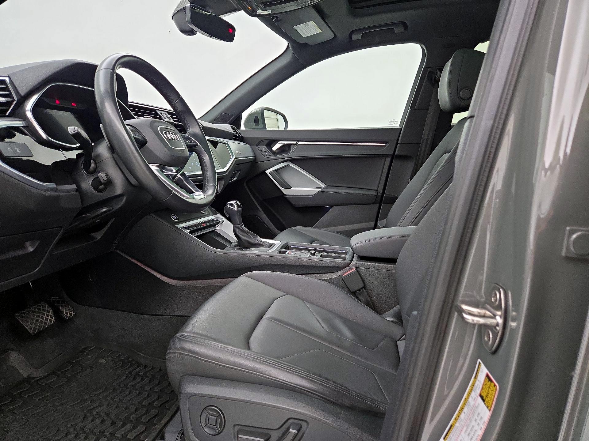 Thumbnail: 2022 Audi Q3 - 11