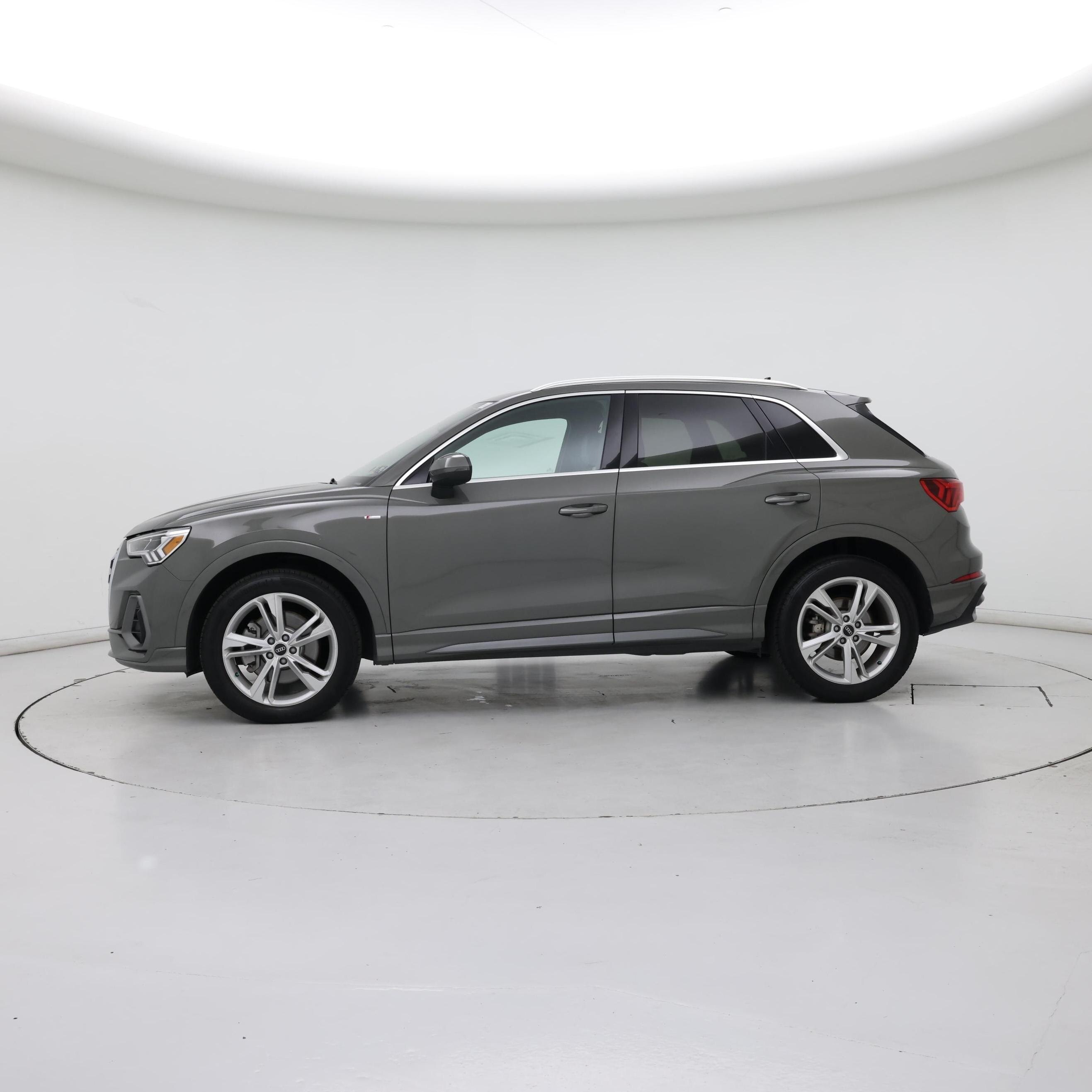 Thumbnail: 2022 Audi Q3 - 3