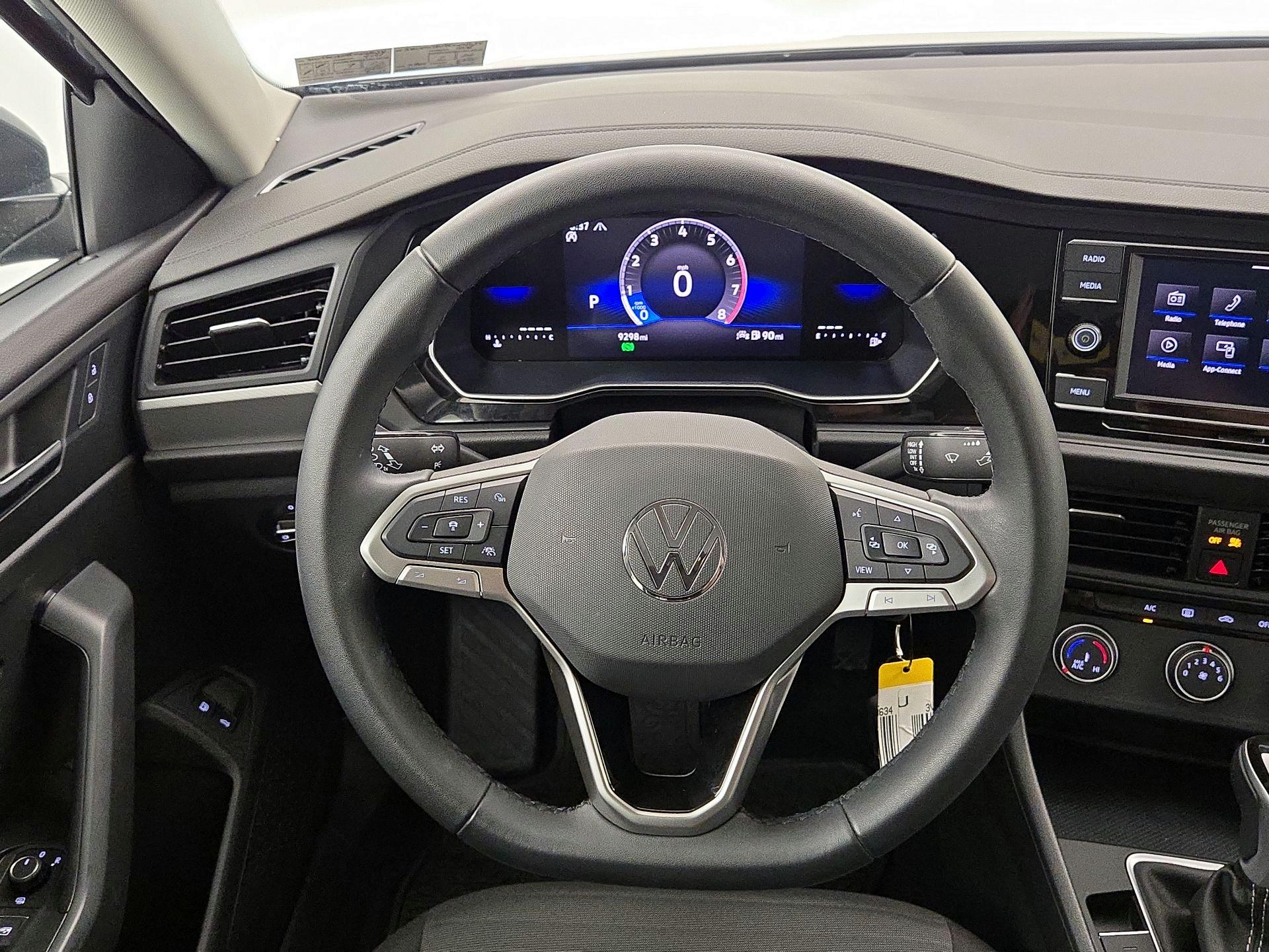 Thumbnail: 2024 Volkswagen Jetta - 10
