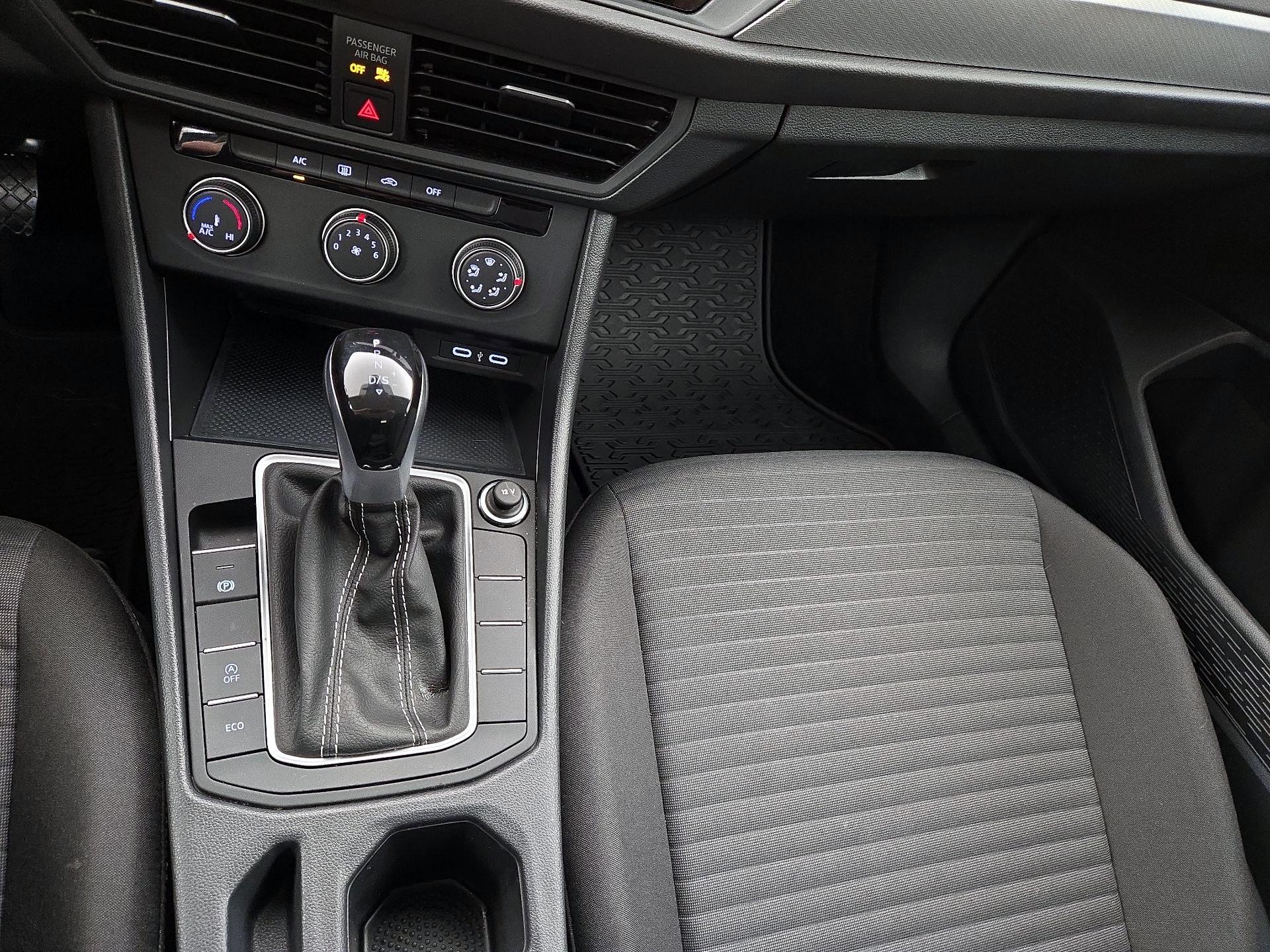 Thumbnail: 2024 Volkswagen Jetta - 17