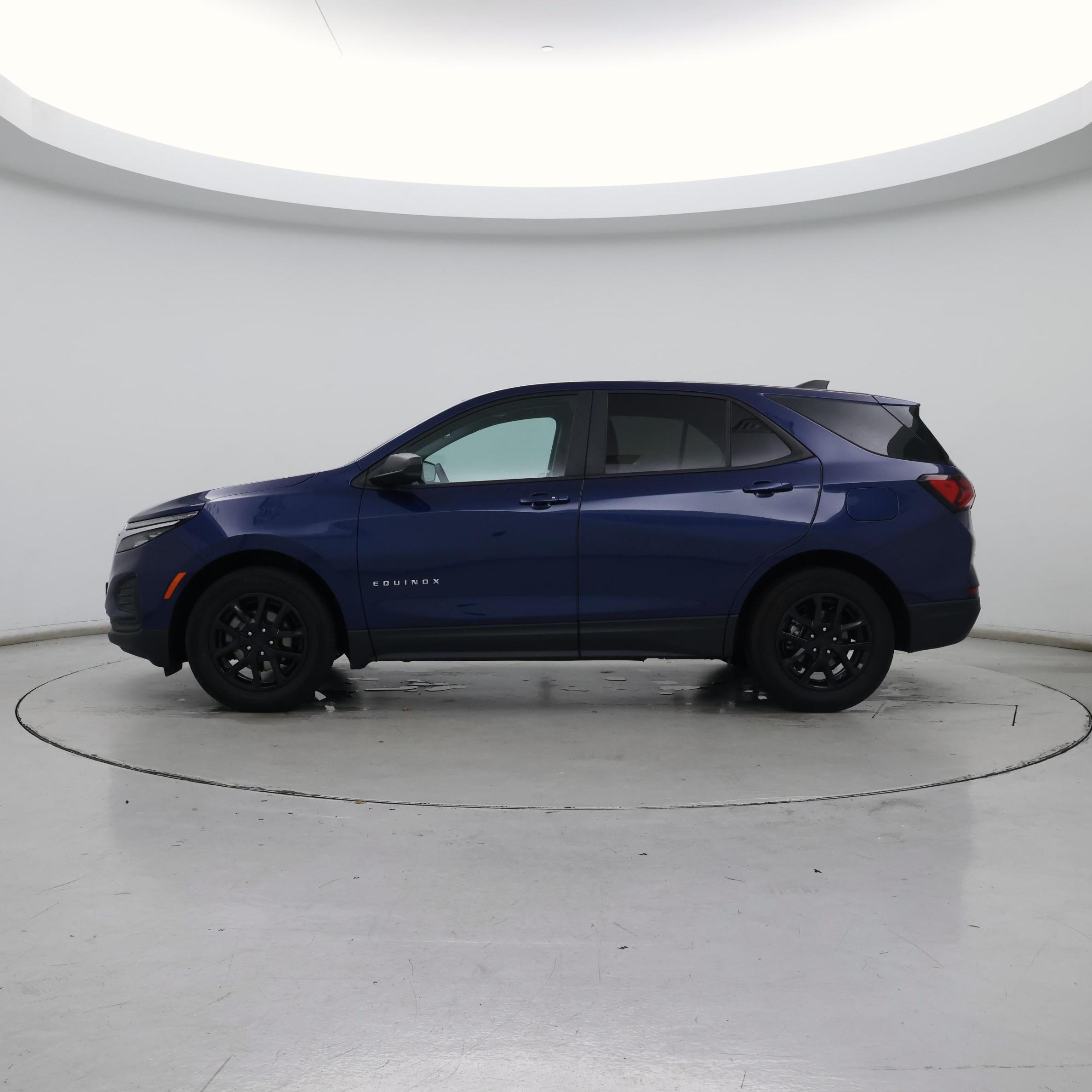 Thumbnail: 2023 Chevrolet Equinox - 3