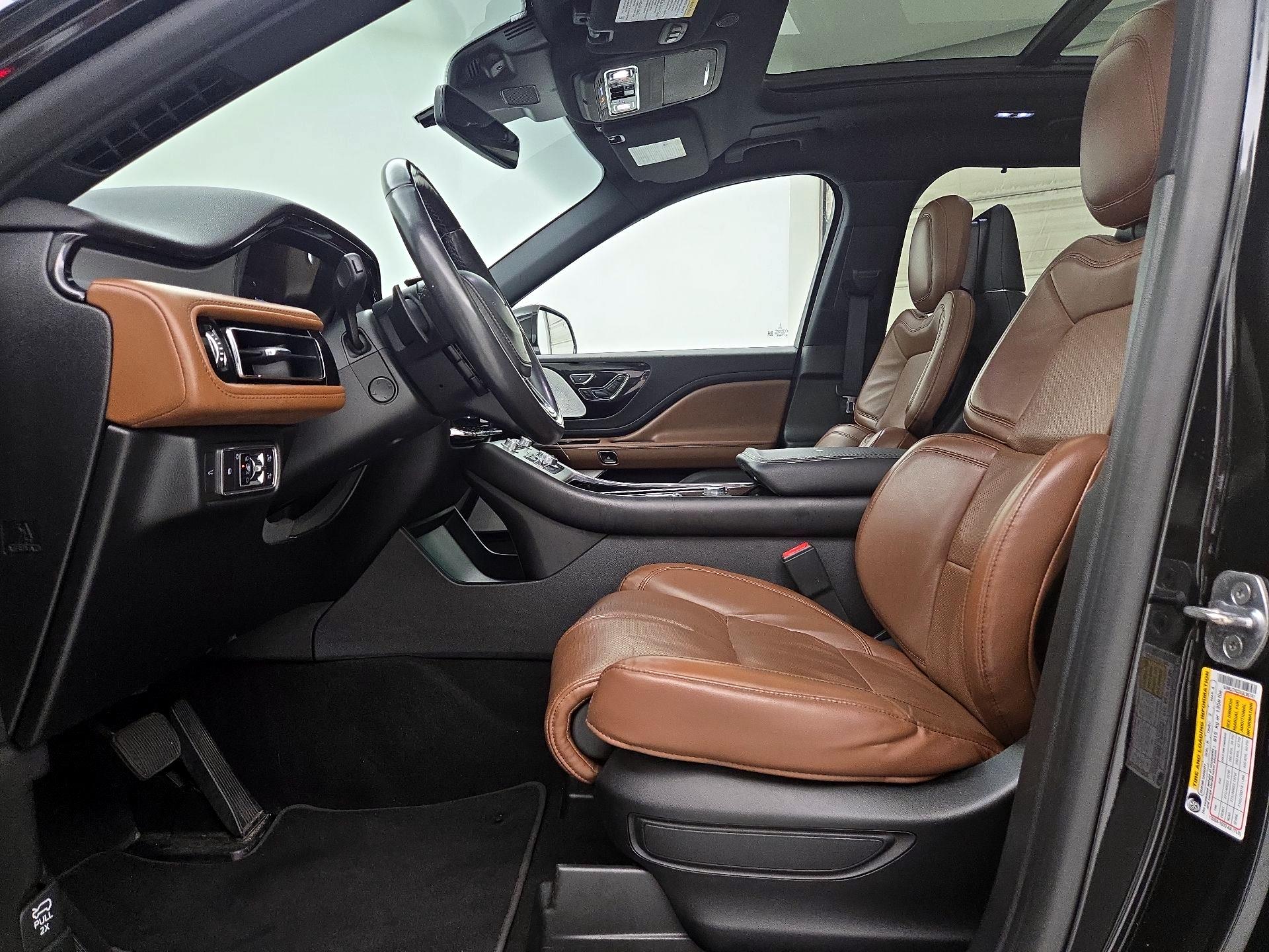 Thumbnail: 2020 Lincoln Aviator - 11