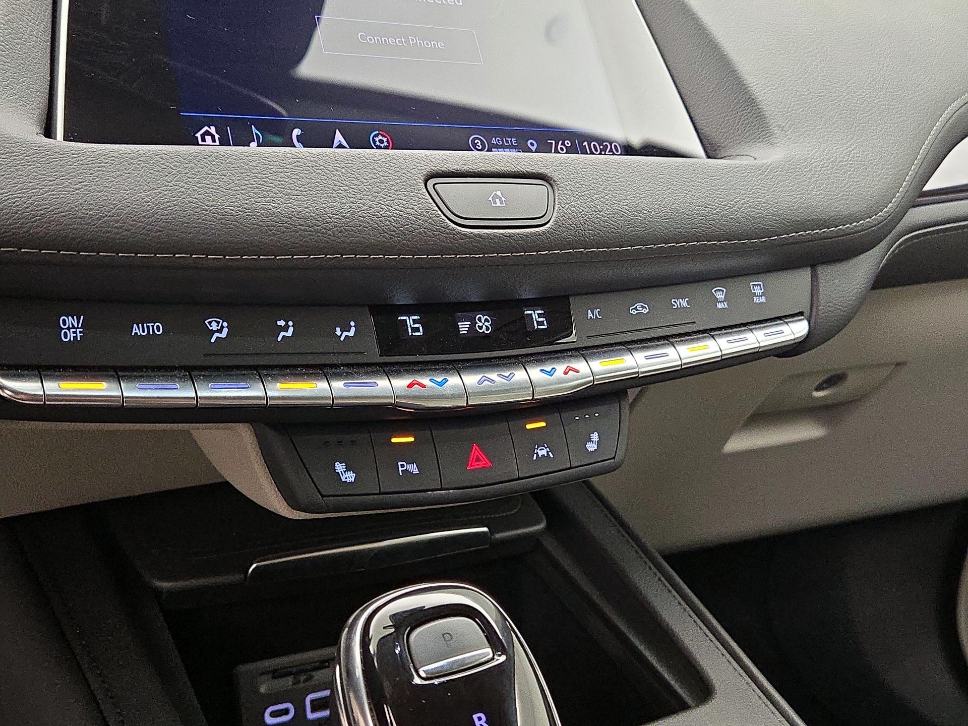 Thumbnail: 2023 Cadillac XT4 - 17