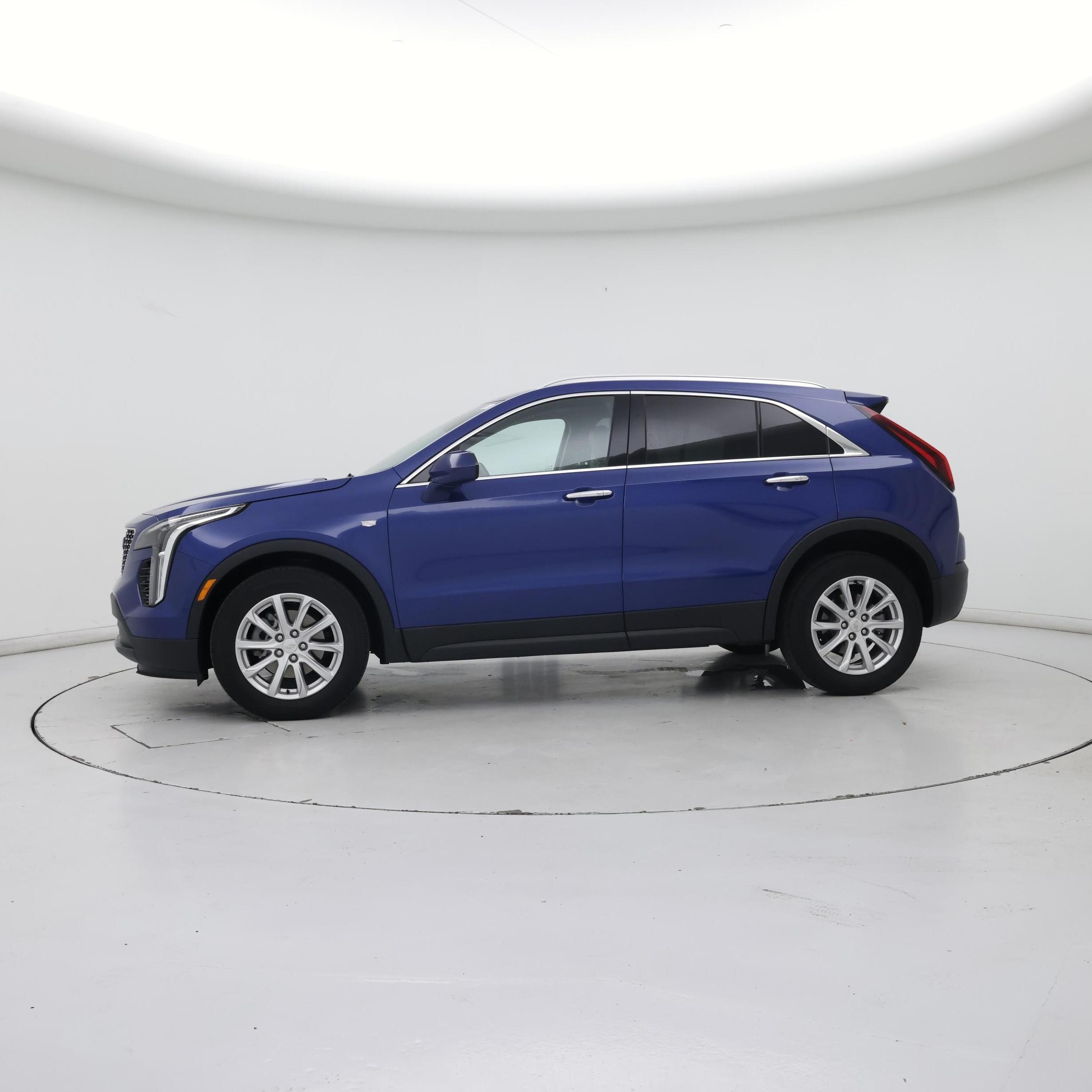 Thumbnail: 2023 Cadillac XT4 - 3