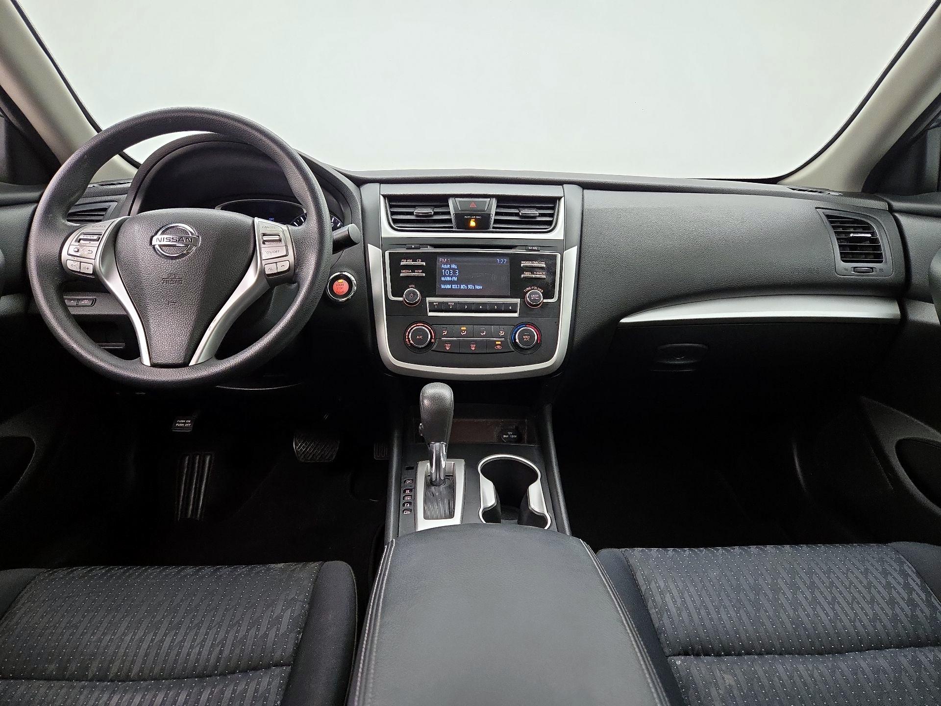 Thumbnail: 2016 Nissan Altima - 9