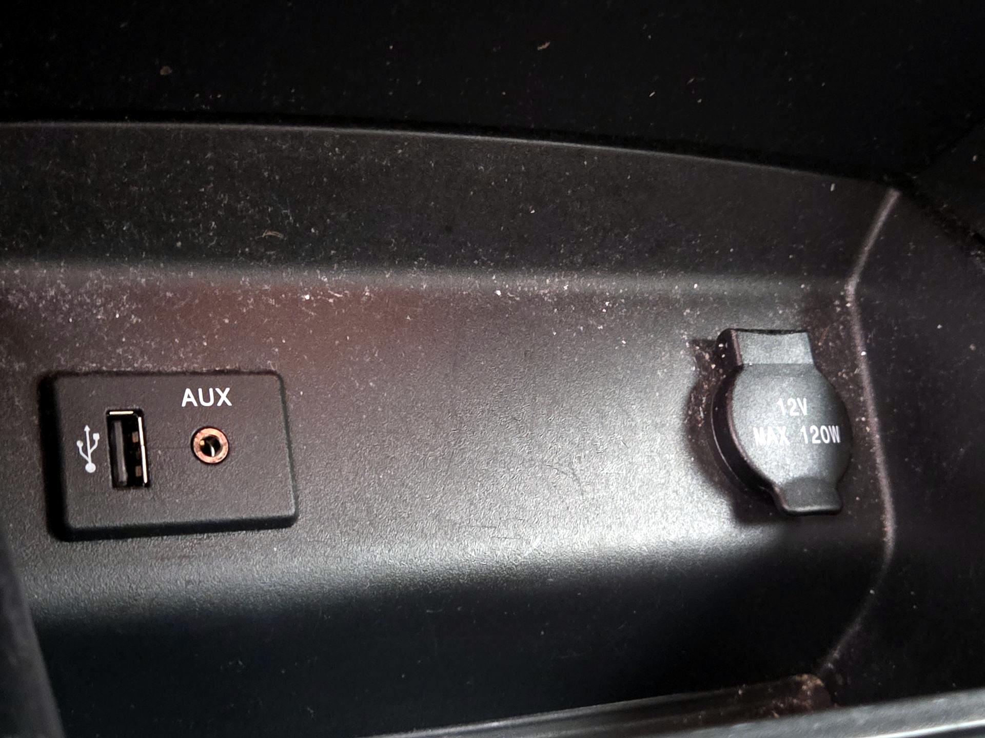 Thumbnail: 2016 Nissan Altima - 17
