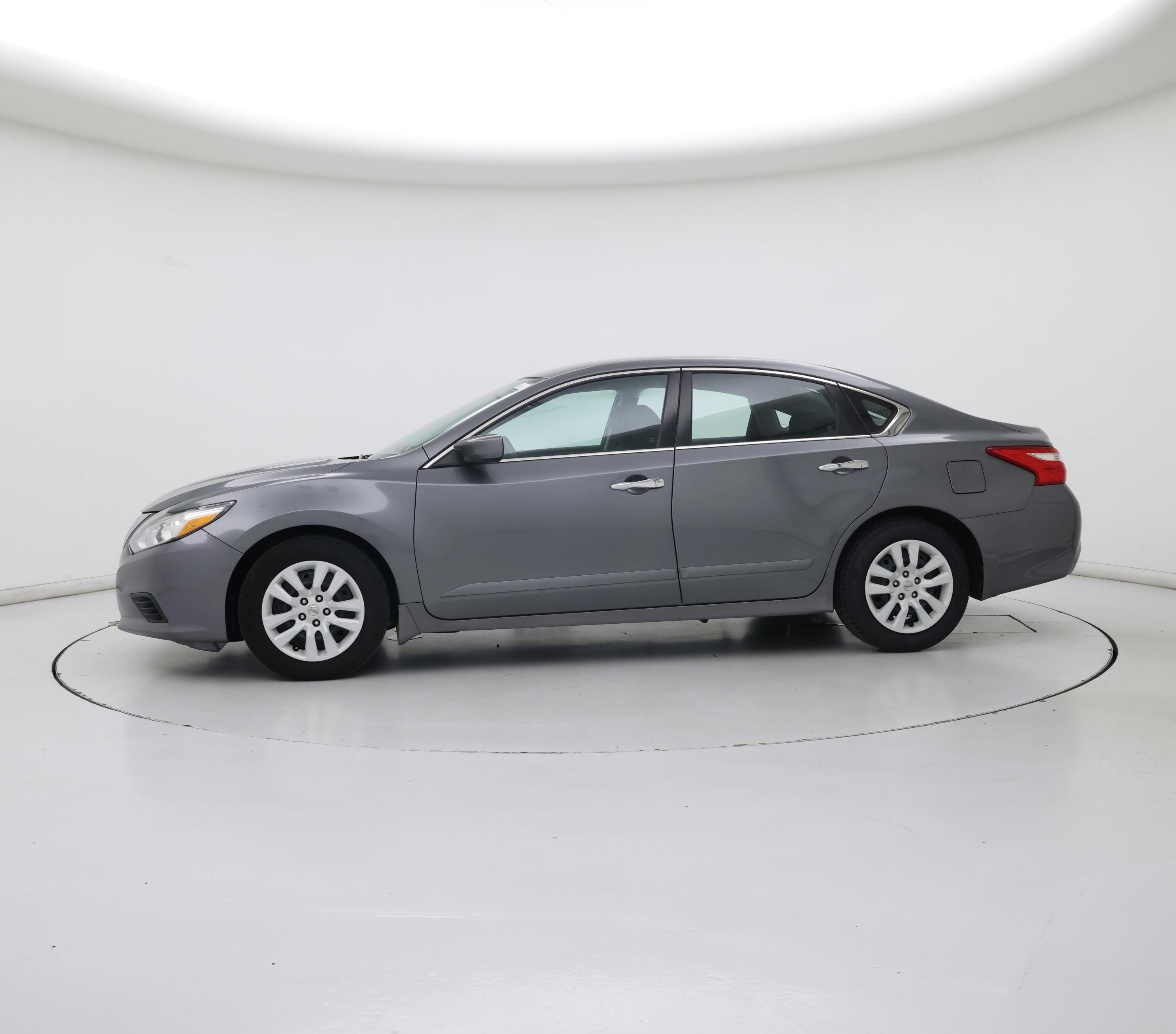 Thumbnail: 2016 Nissan Altima - 3