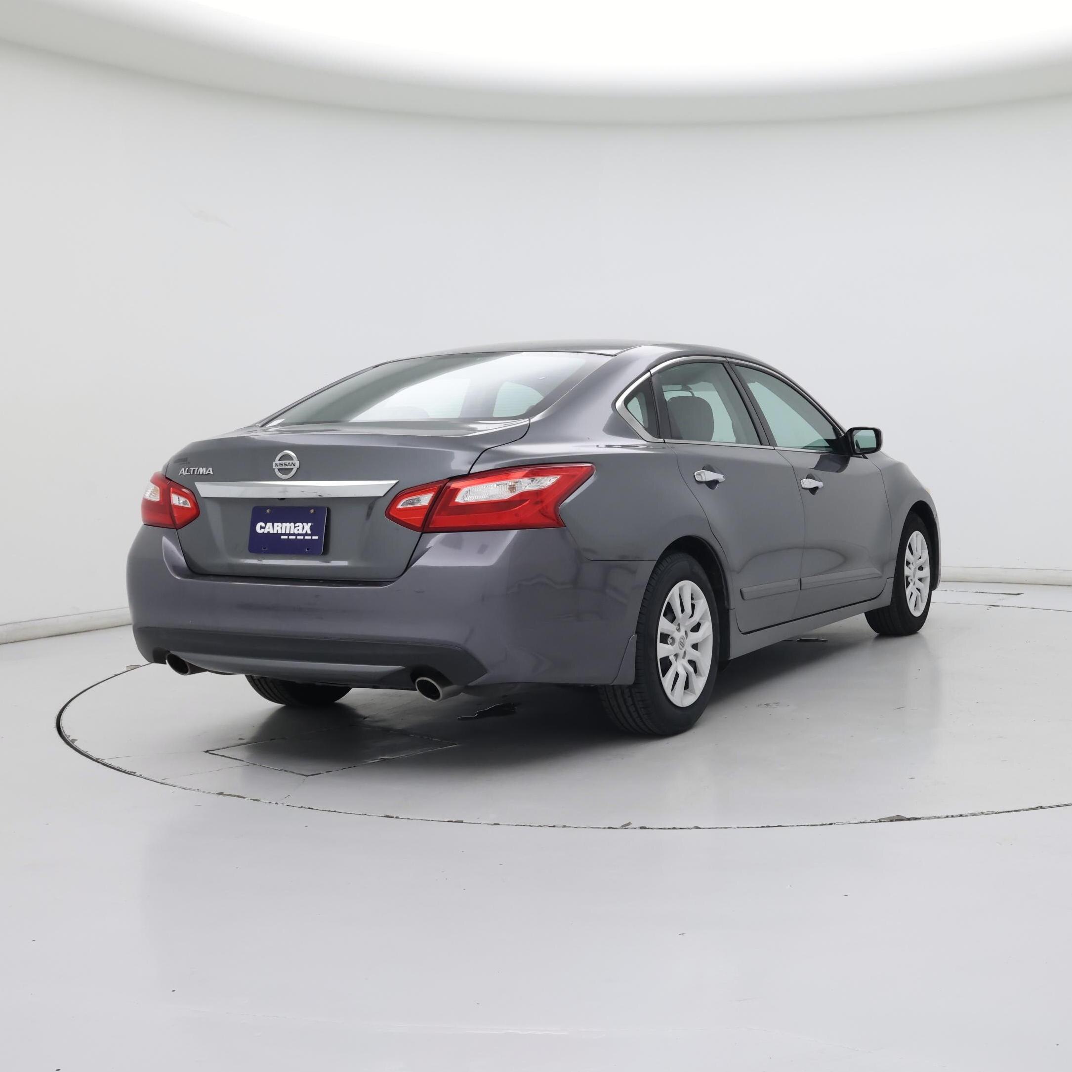 Thumbnail: 2016 Nissan Altima - 8