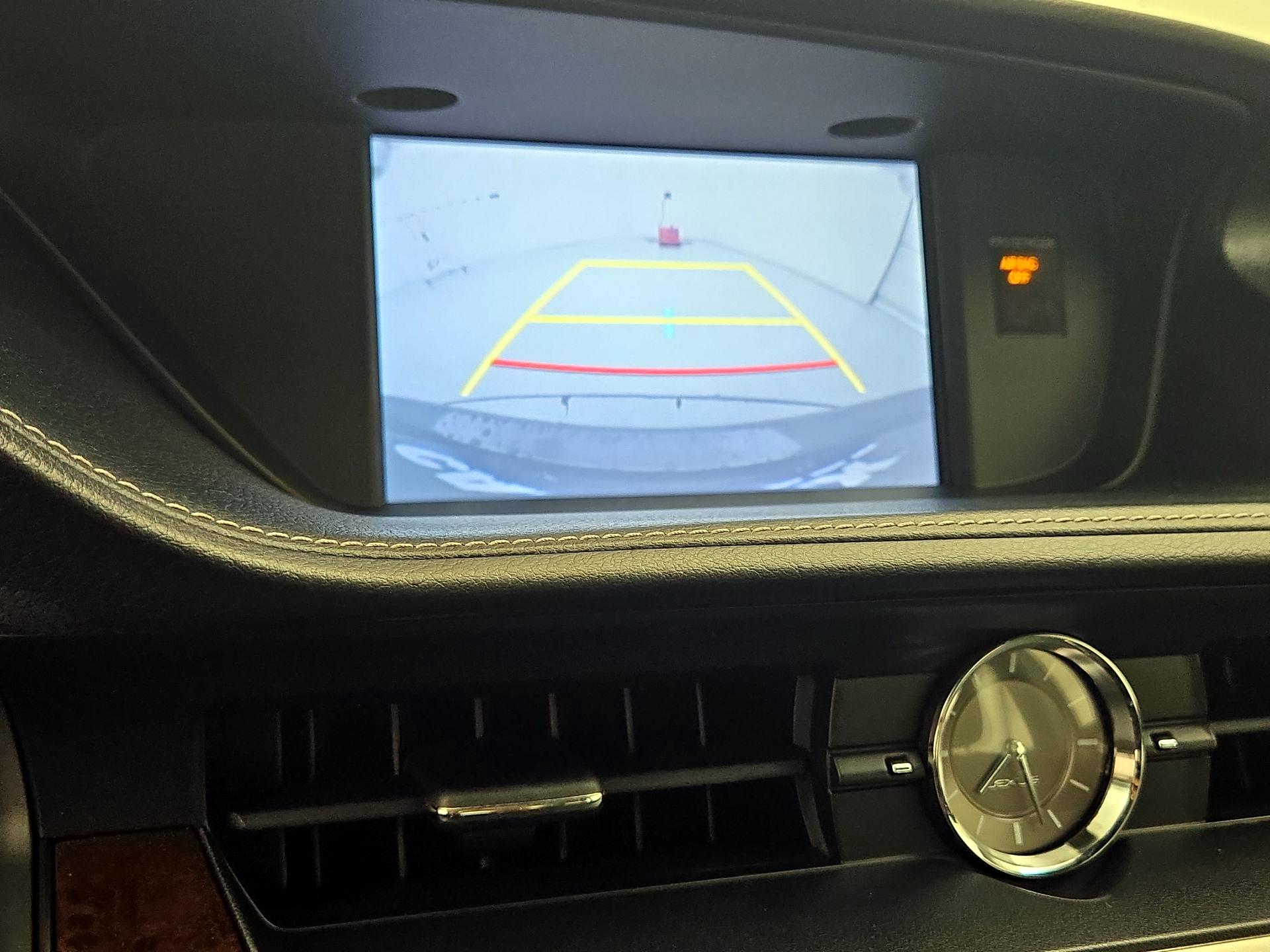 Thumbnail: 2016 Lexus ES - 14