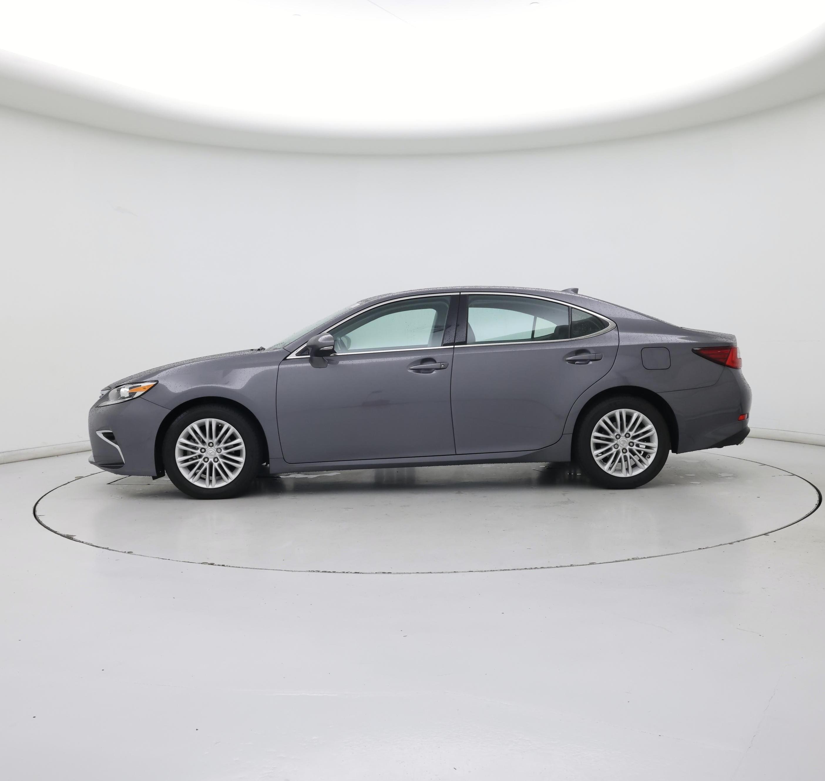 Thumbnail: 2016 Lexus ES - 3