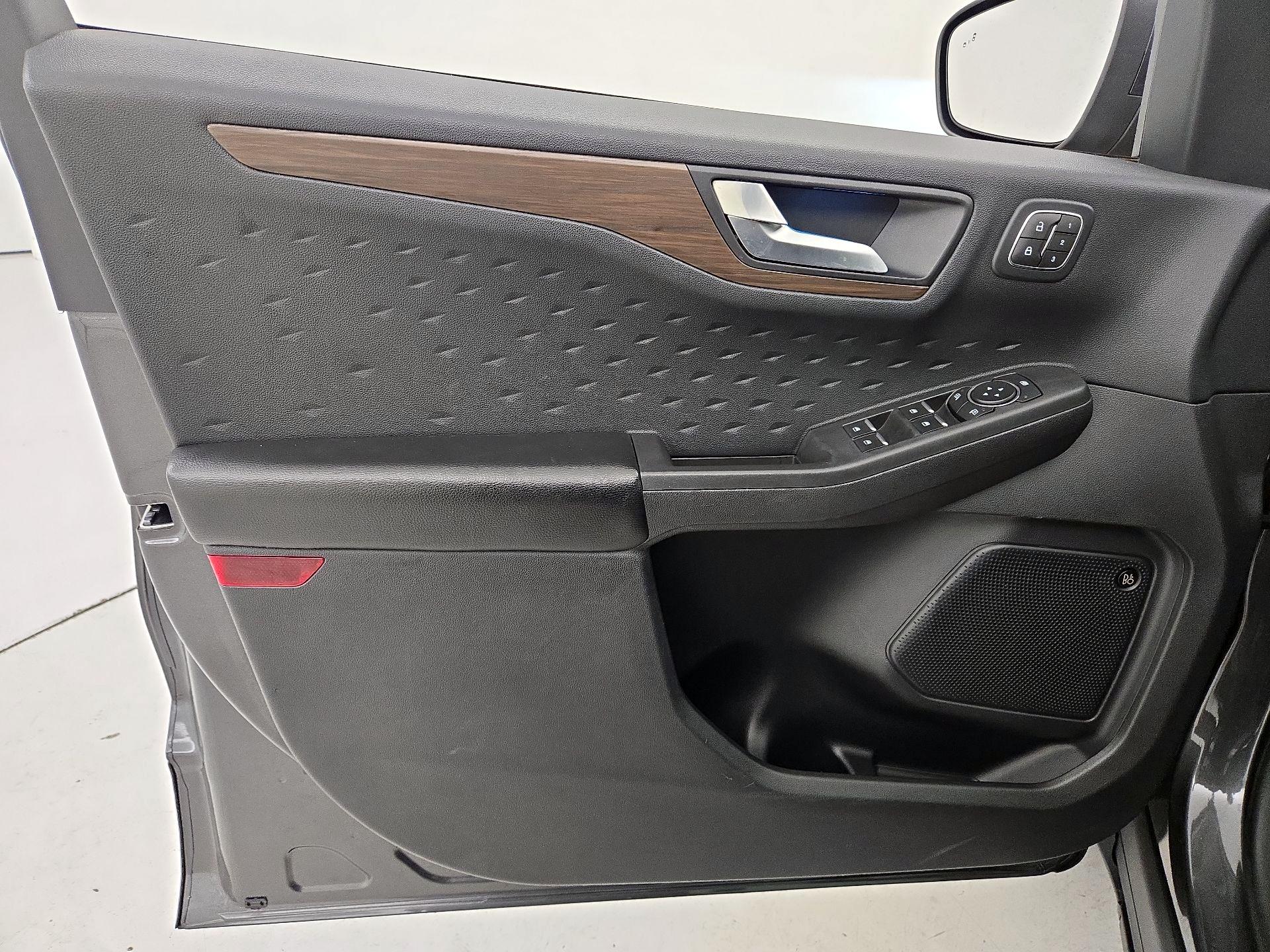 Thumbnail: 2020 Ford Escape - 12