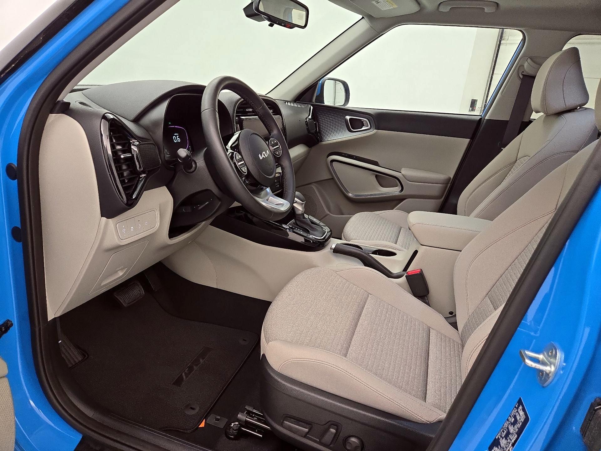 Thumbnail: 2023 Kia Soul - 11