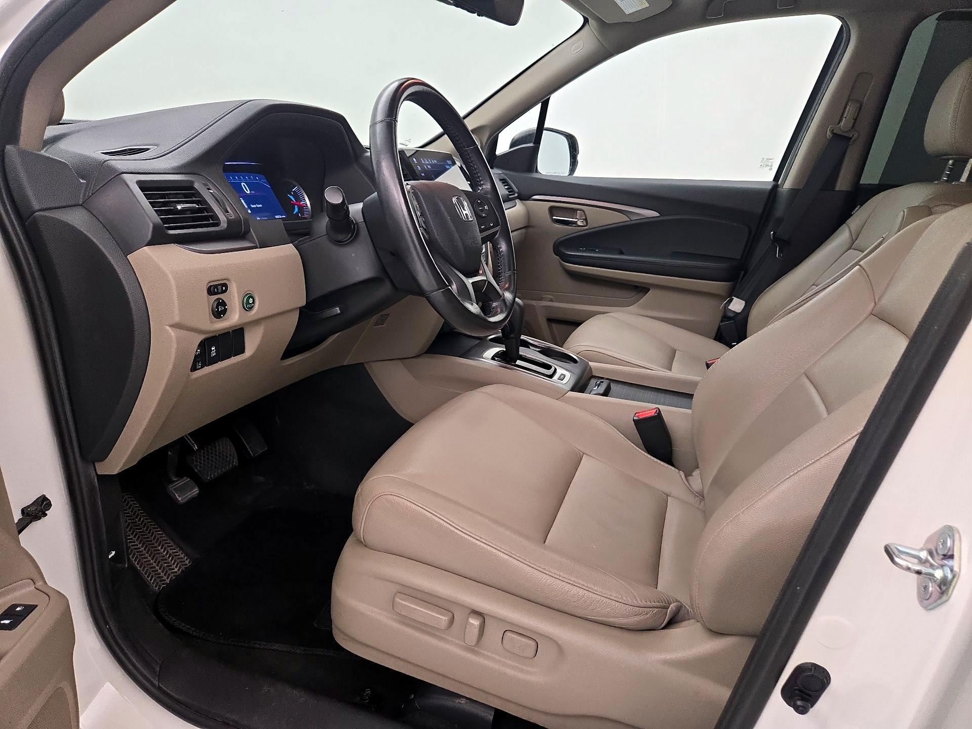 Thumbnail: 2019 Honda Pilot - 11