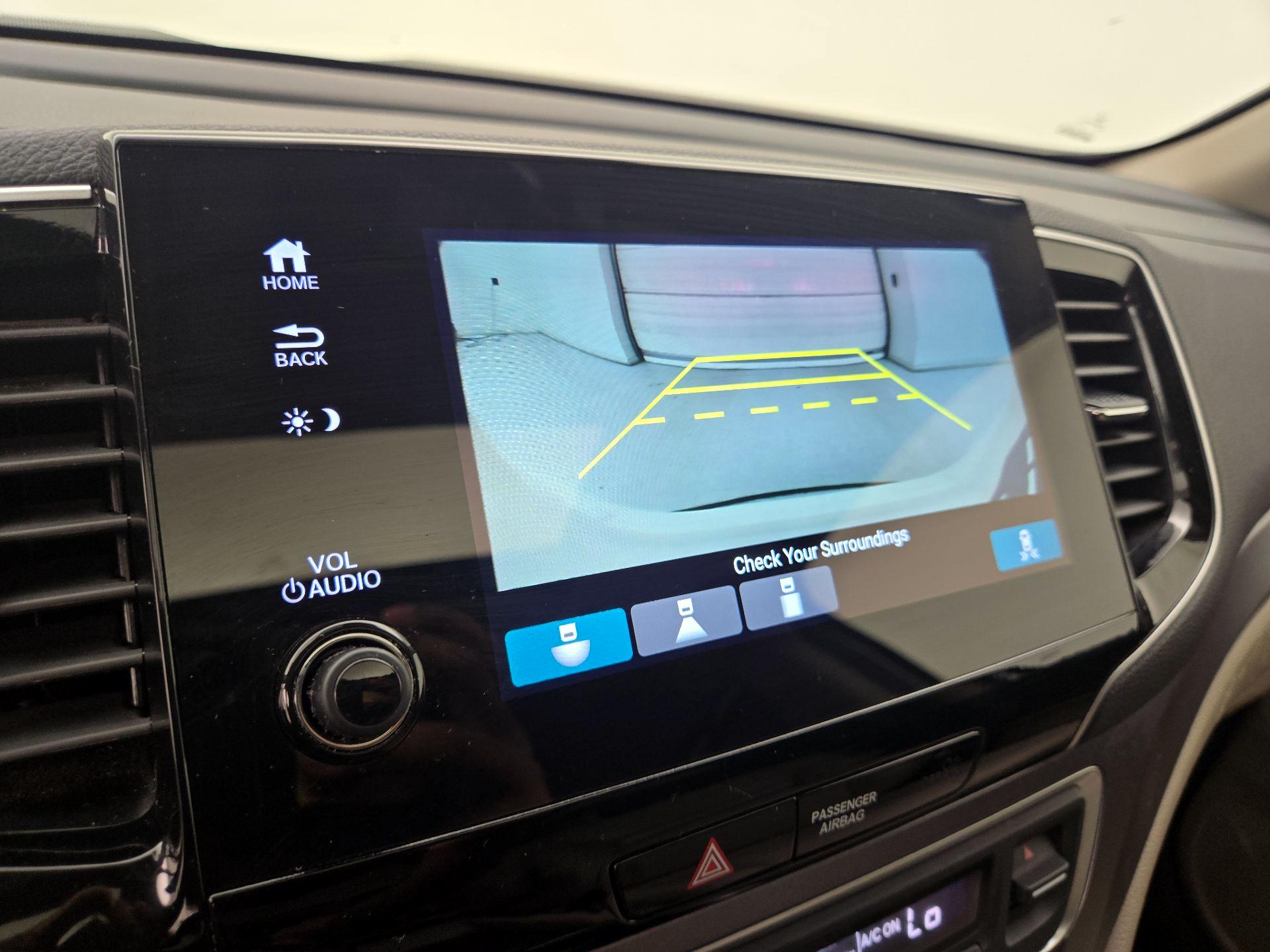Thumbnail: 2019 Honda Pilot - 14