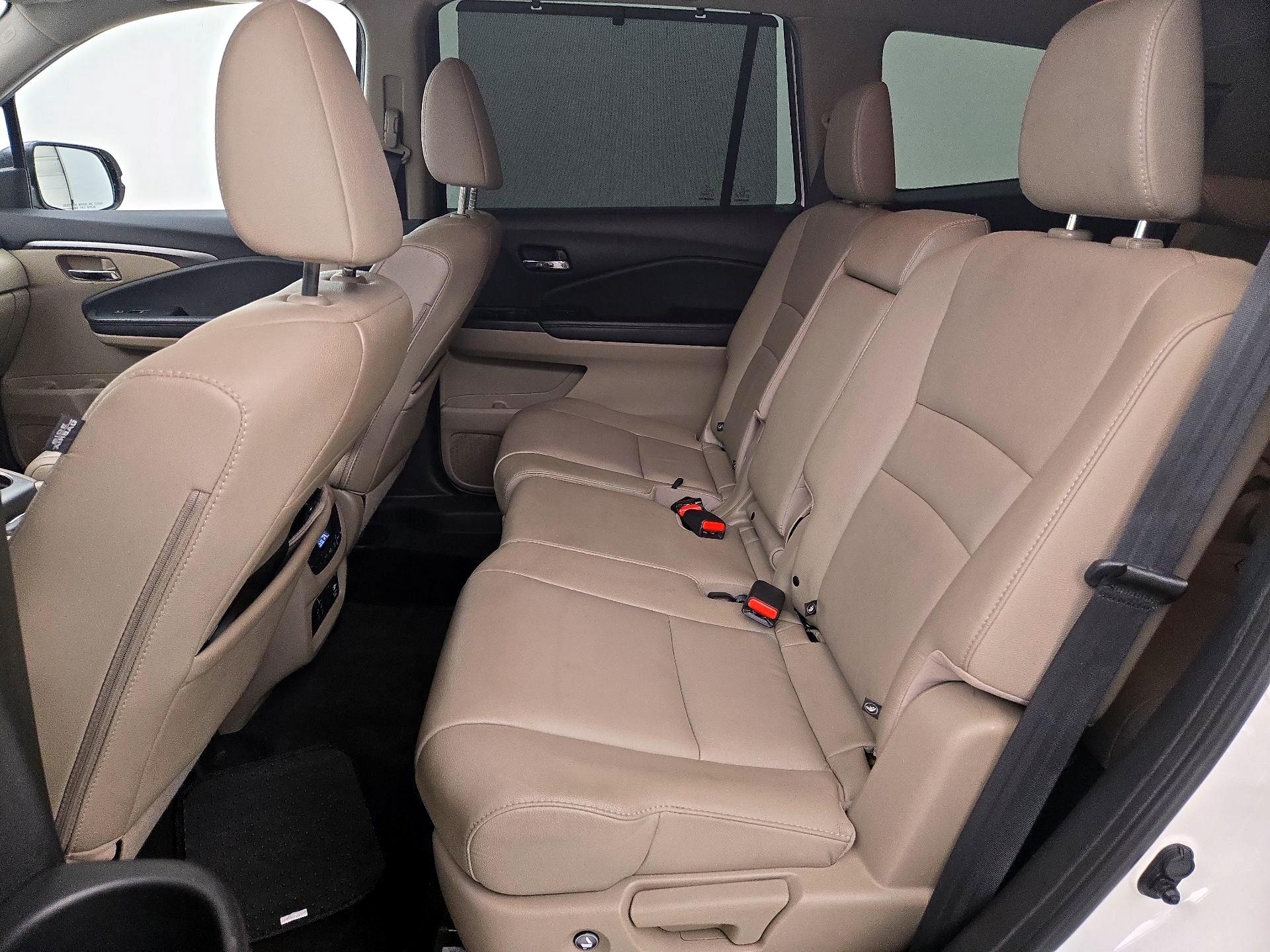 Thumbnail: 2019 Honda Pilot - 20
