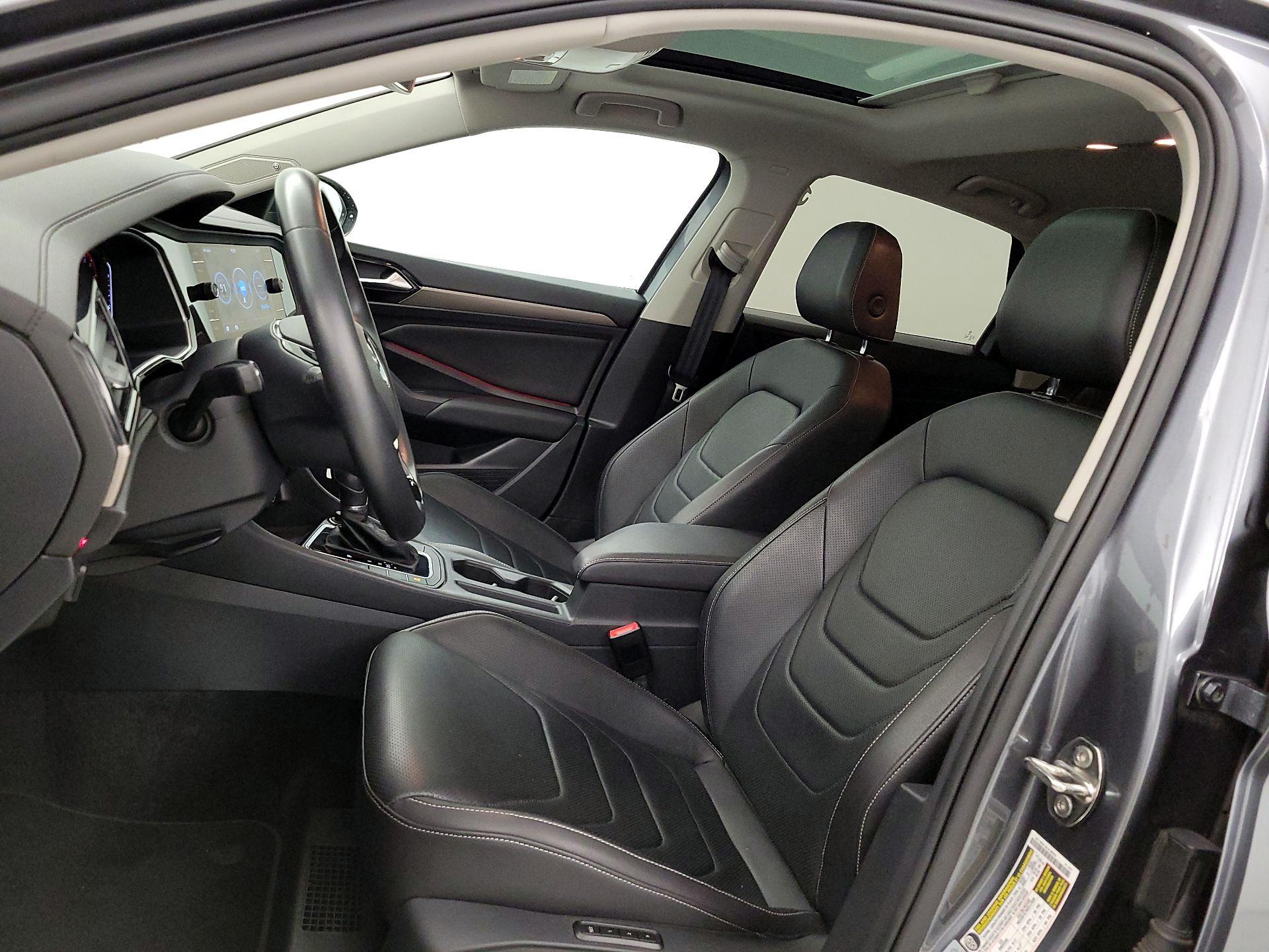 Thumbnail: 2019 Volkswagen Jetta - 11