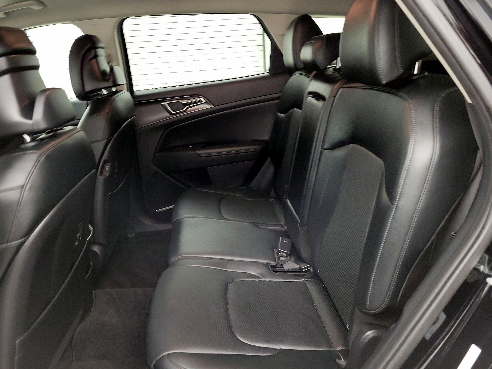 Thumbnail: 2023 Kia Sportage - 20