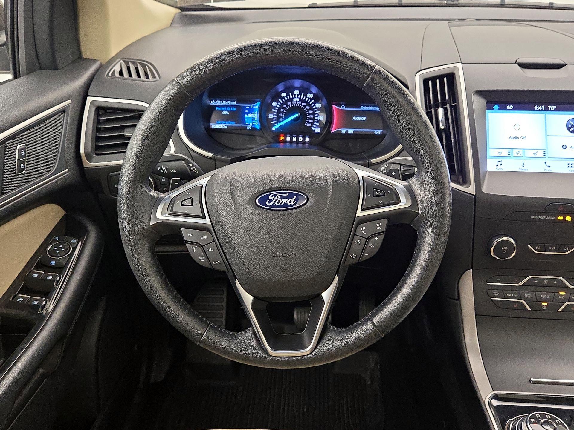 Thumbnail: 2019 Ford Edge - 10