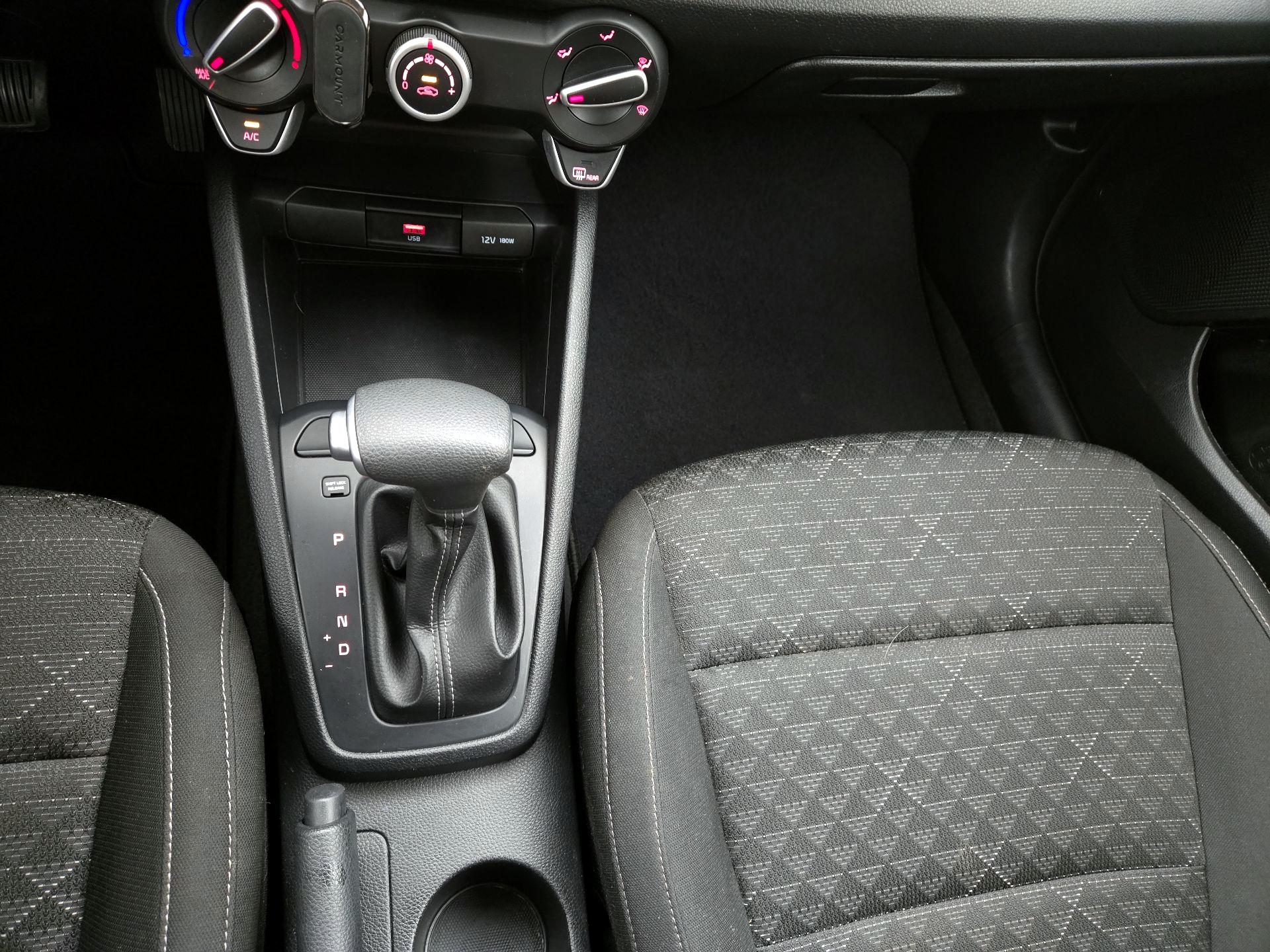Thumbnail: 2022 Kia Rio5 - 17
