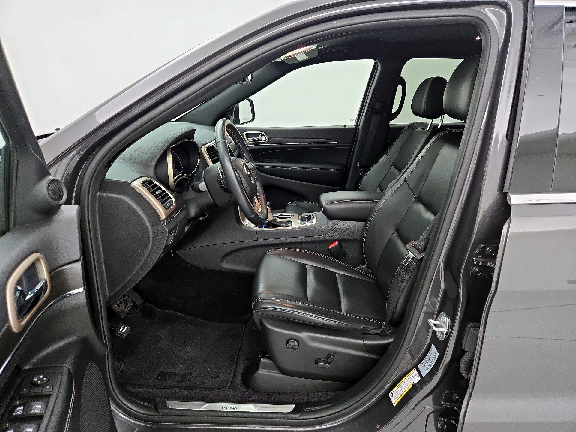 Thumbnail: 2017 Jeep Grand Cherokee - 11