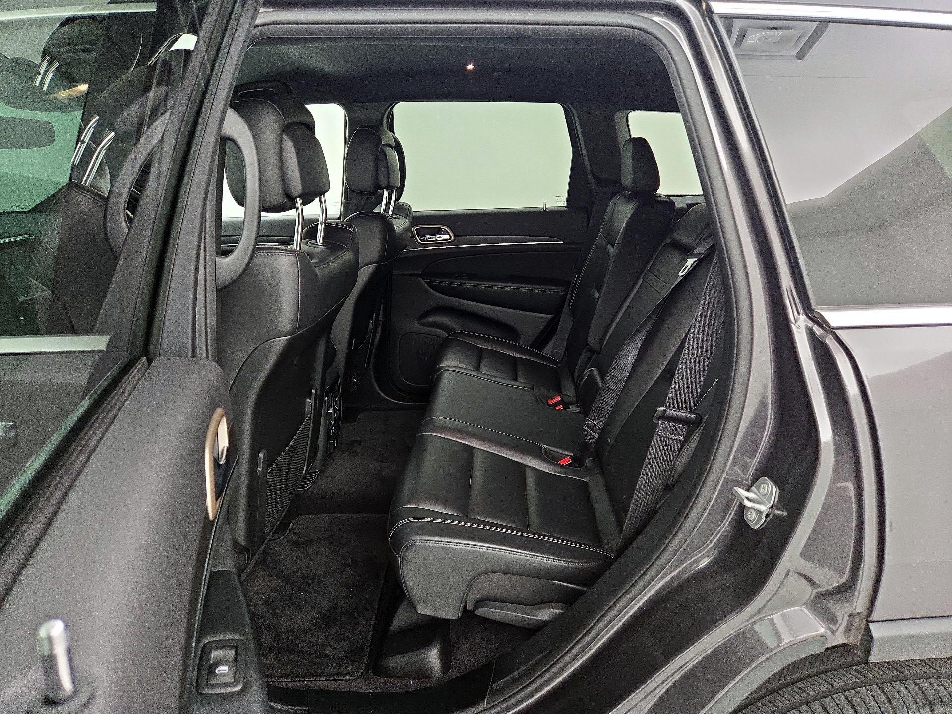 Thumbnail: 2017 Jeep Grand Cherokee - 19
