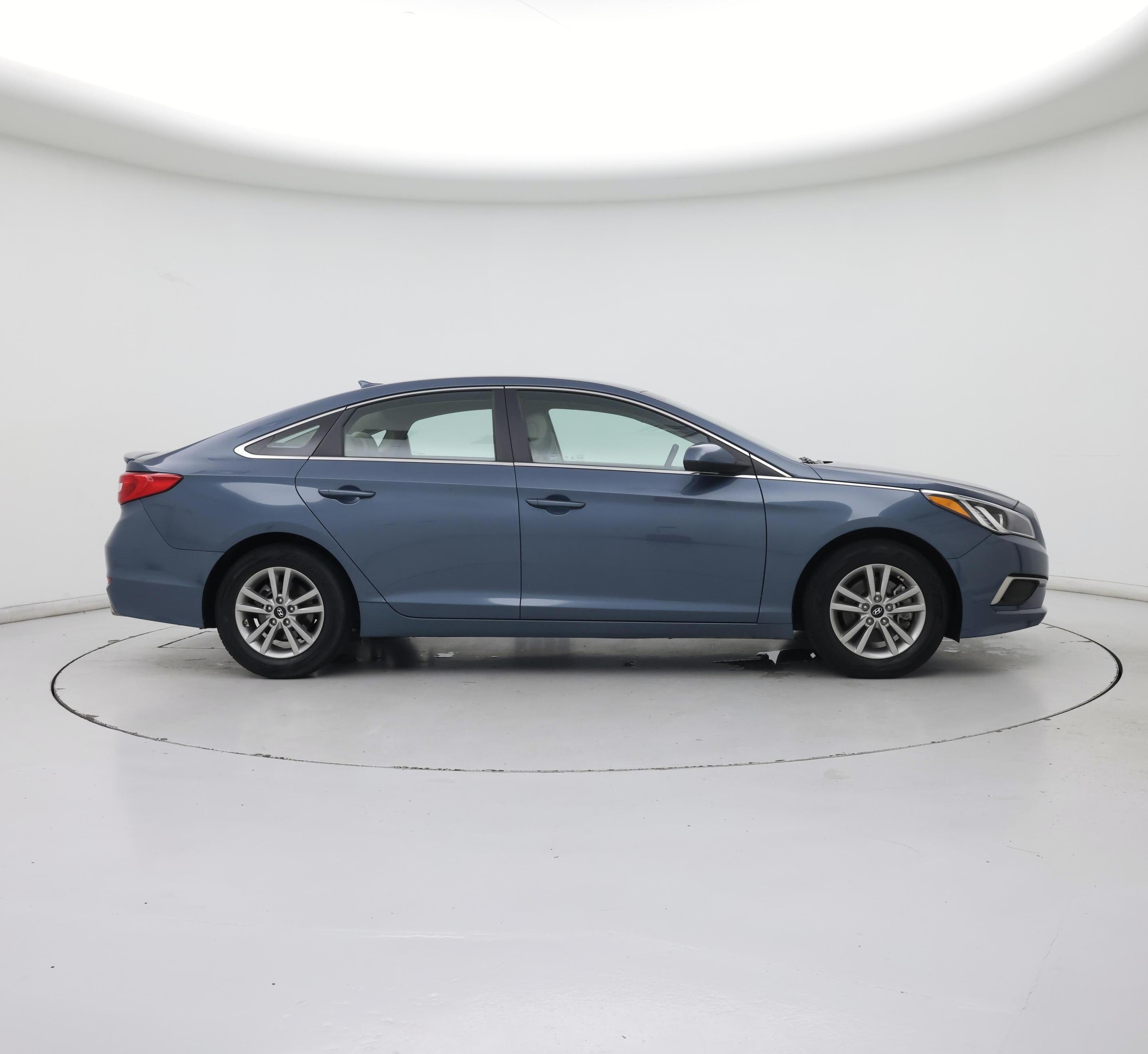 Thumbnail: 2016 Hyundai Sonata - 7