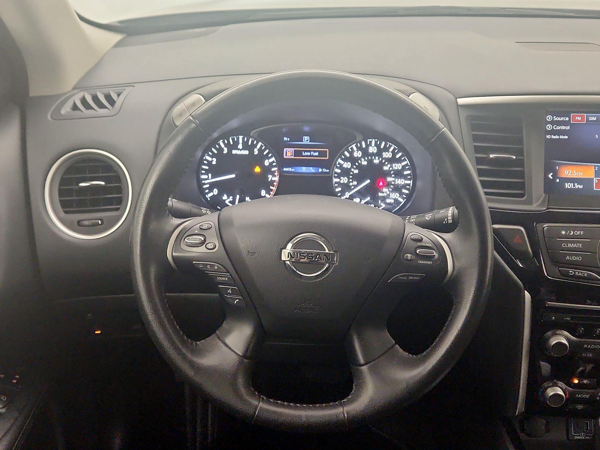 Thumbnail: 2020 Nissan Pathfinder - 10