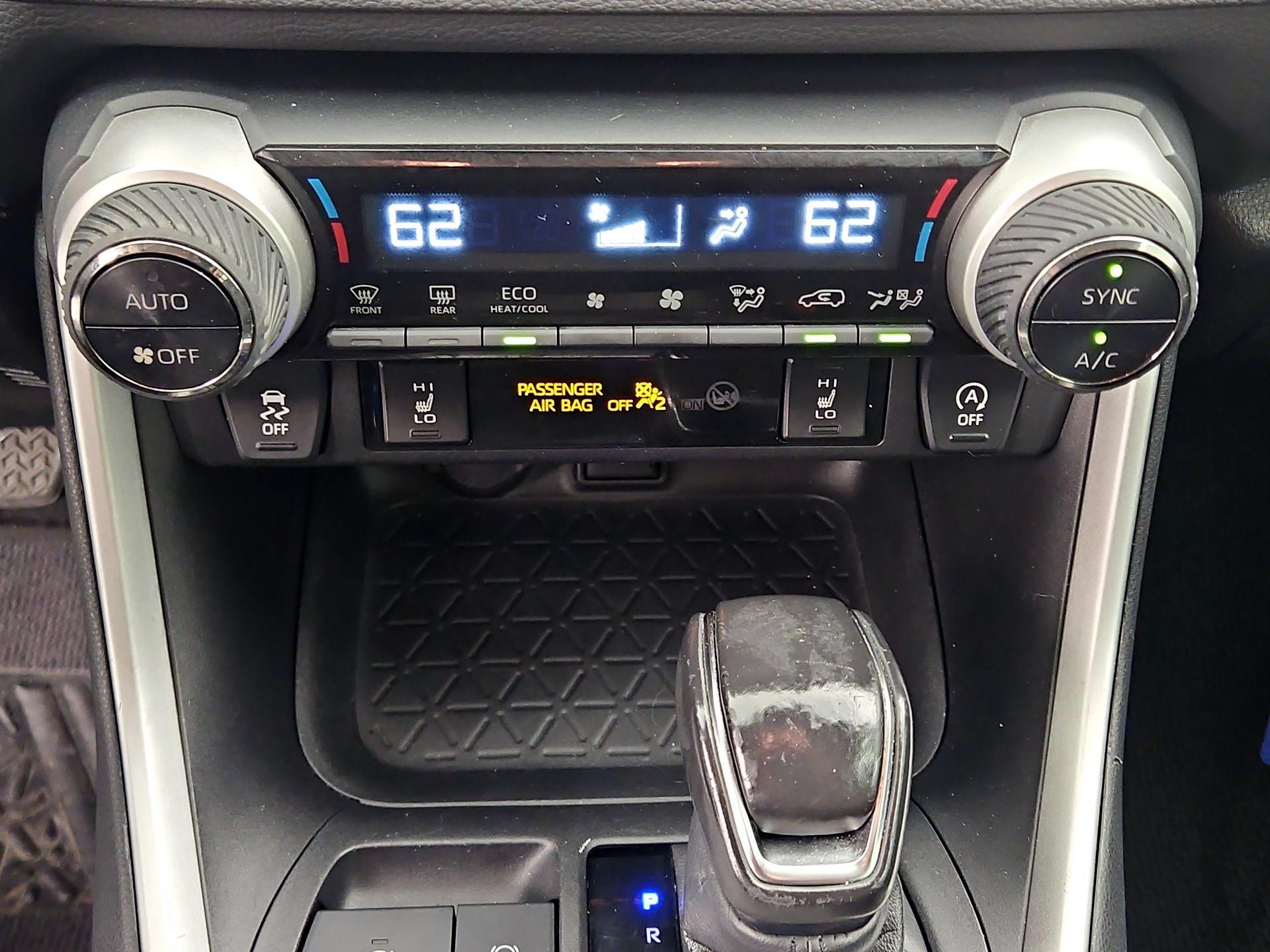 Thumbnail: 2021 Toyota RAV4 - 16