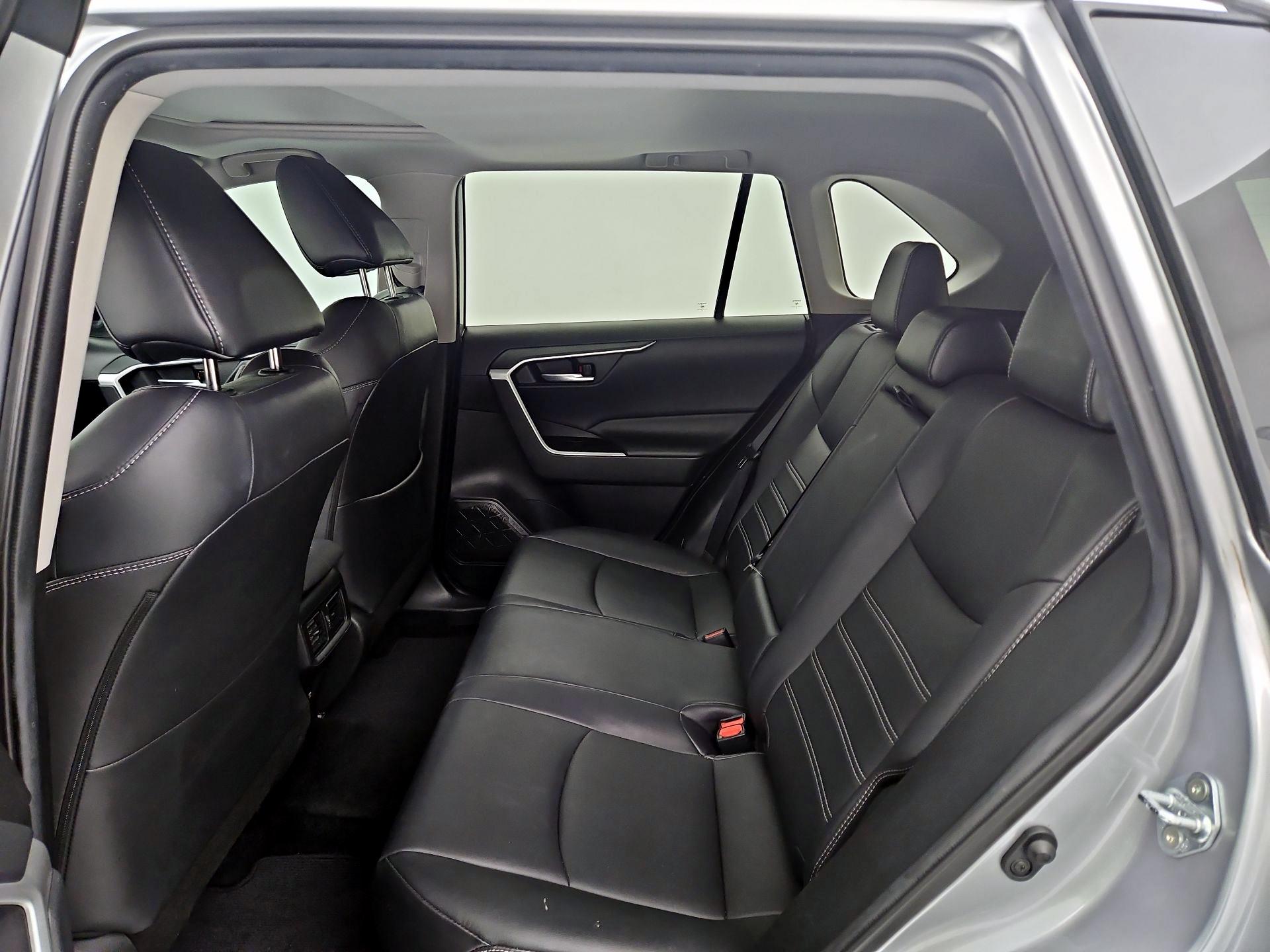 Thumbnail: 2021 Toyota RAV4 - 20
