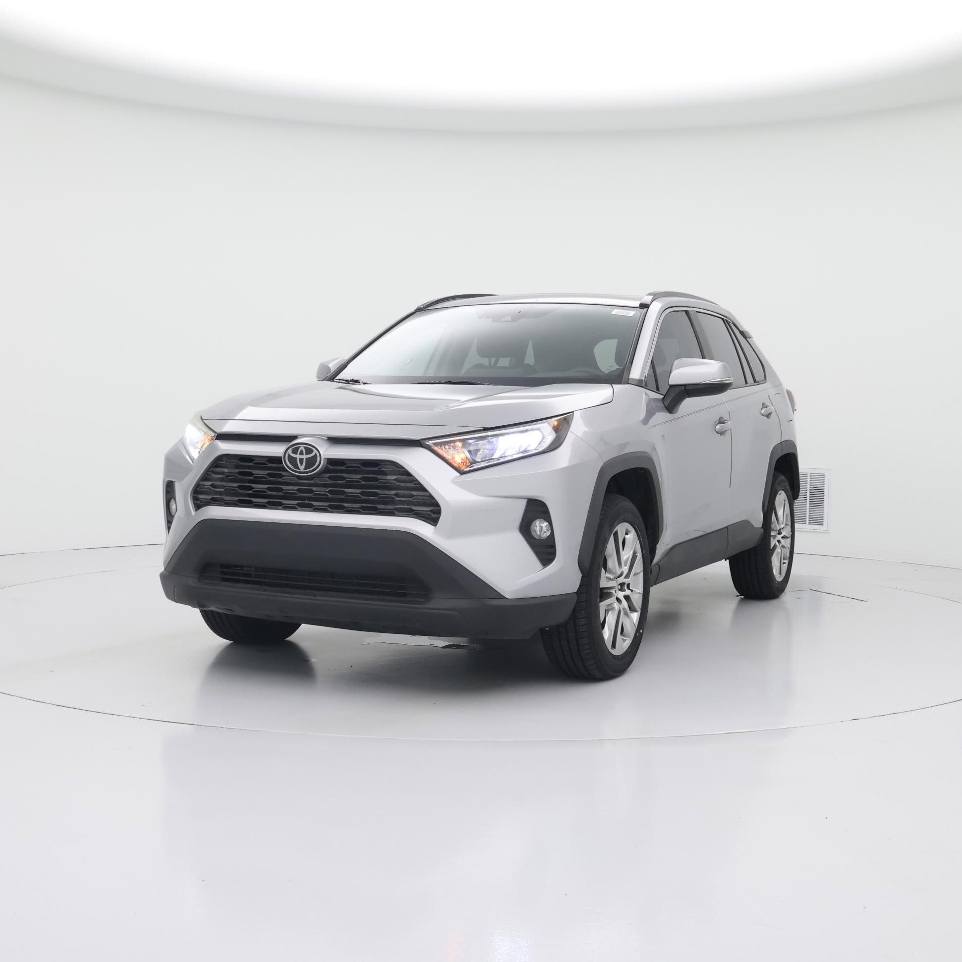 Thumbnail: 2021 Toyota RAV4 - 4
