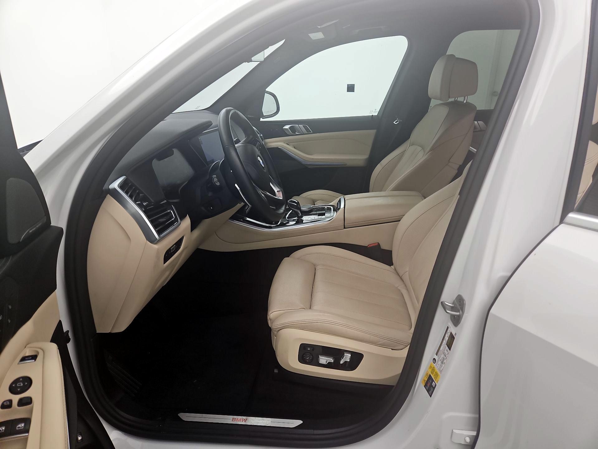 Thumbnail: 2021 BMW X5 - 11