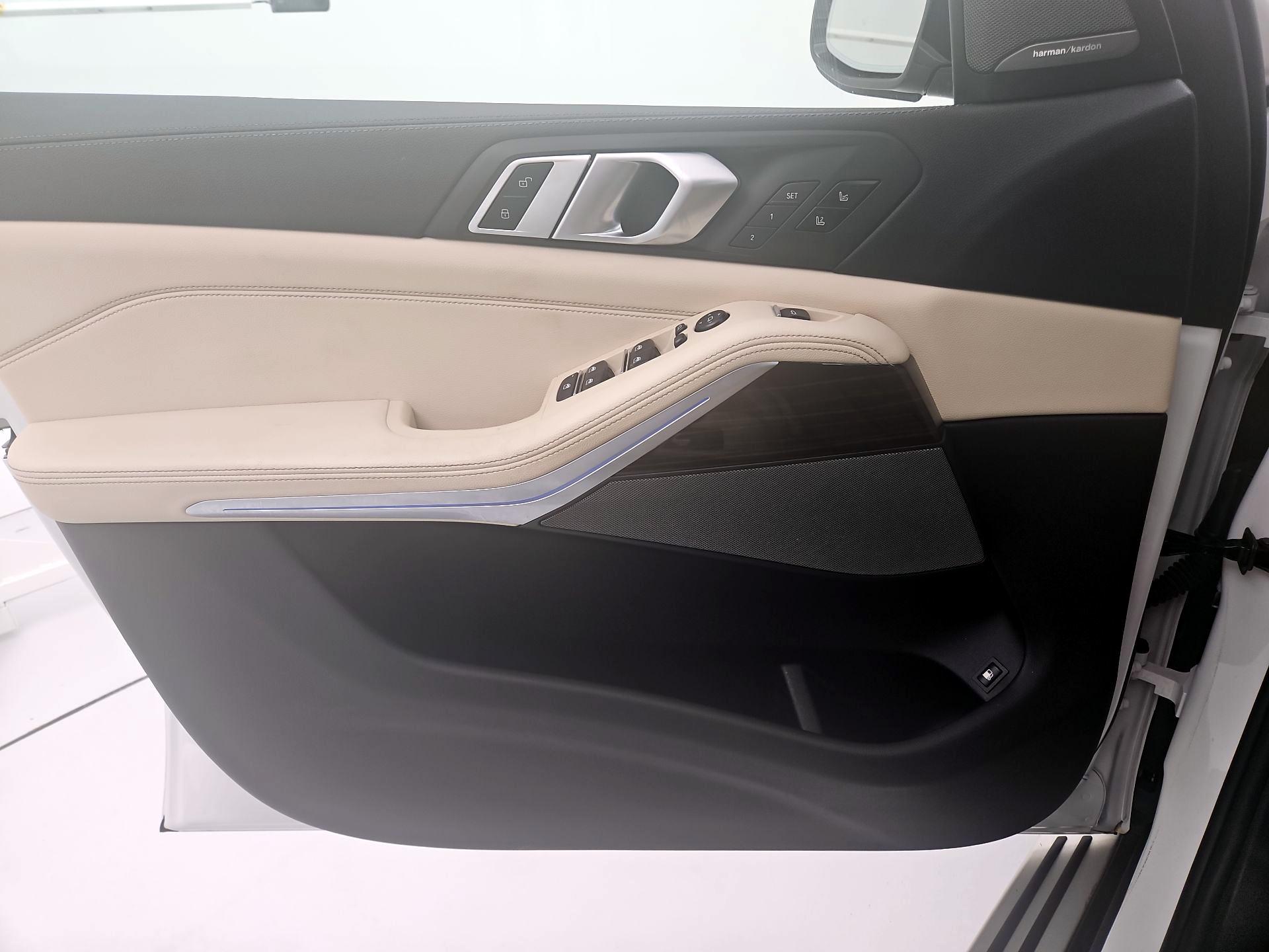 Thumbnail: 2021 BMW X5 - 12