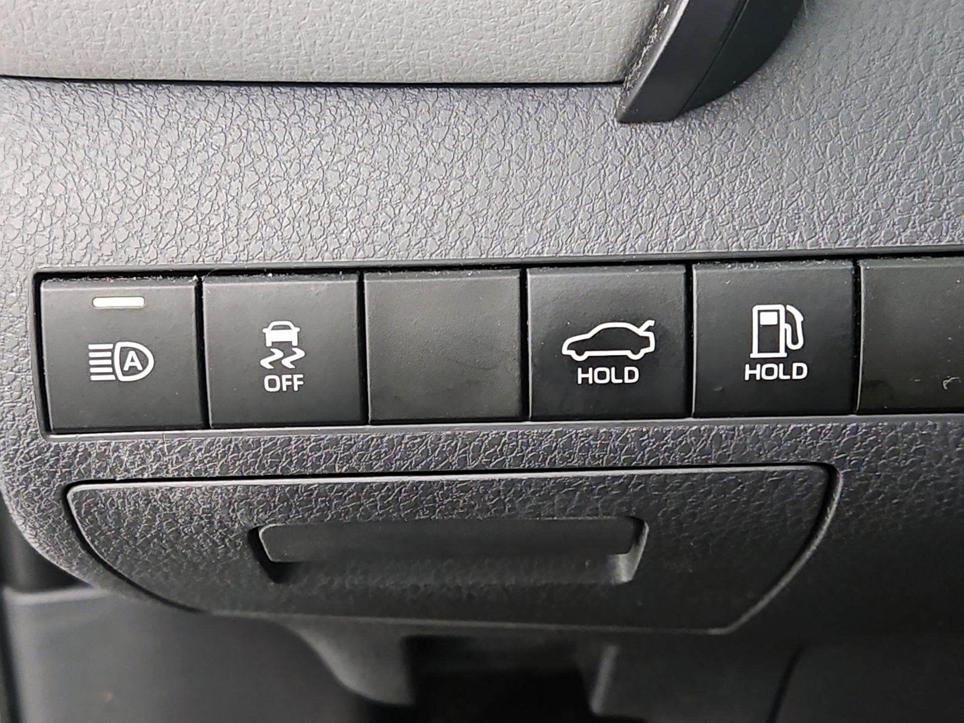 Thumbnail: 2019 Toyota Camry - 13