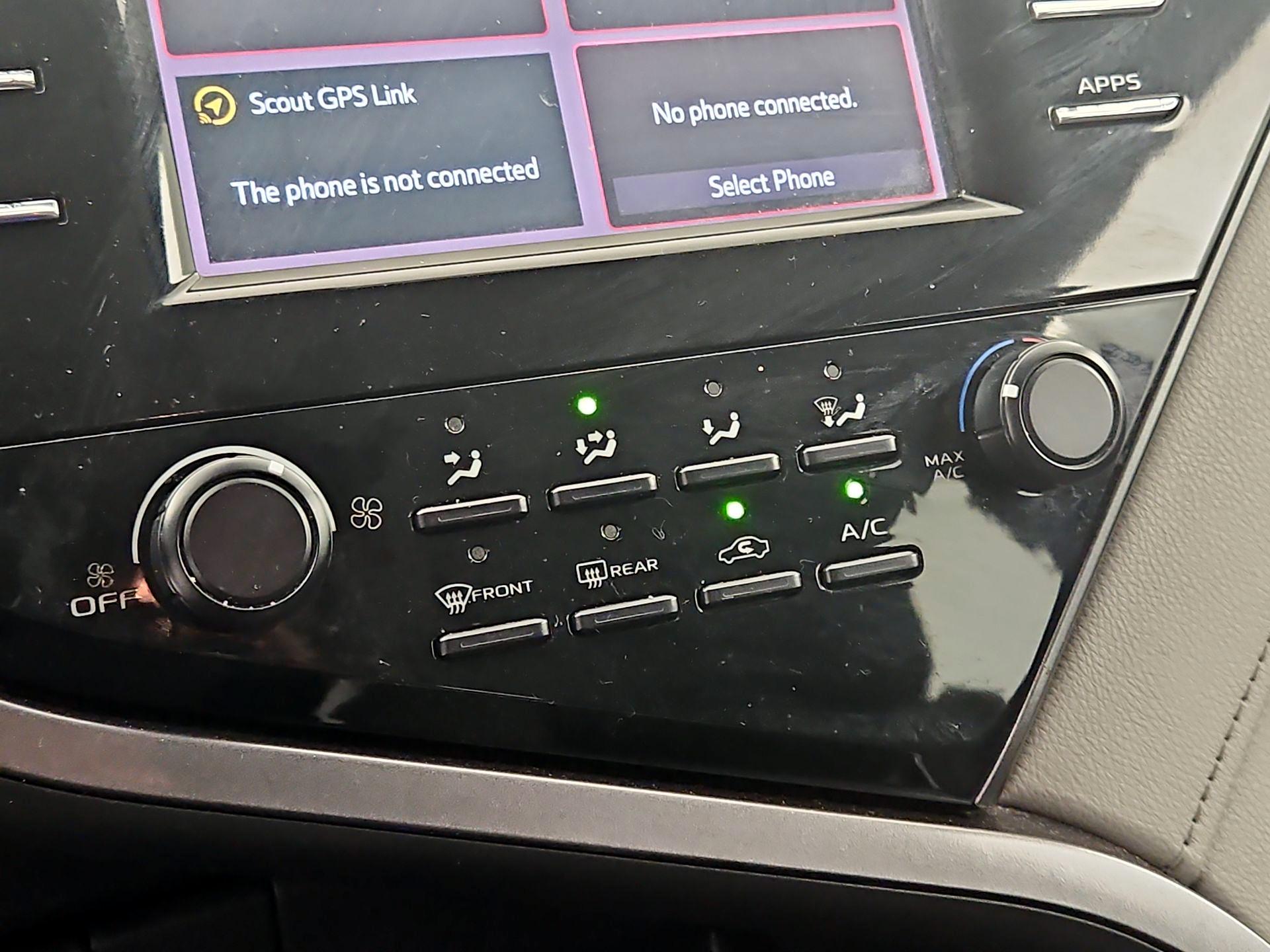 Thumbnail: 2019 Toyota Camry - 16