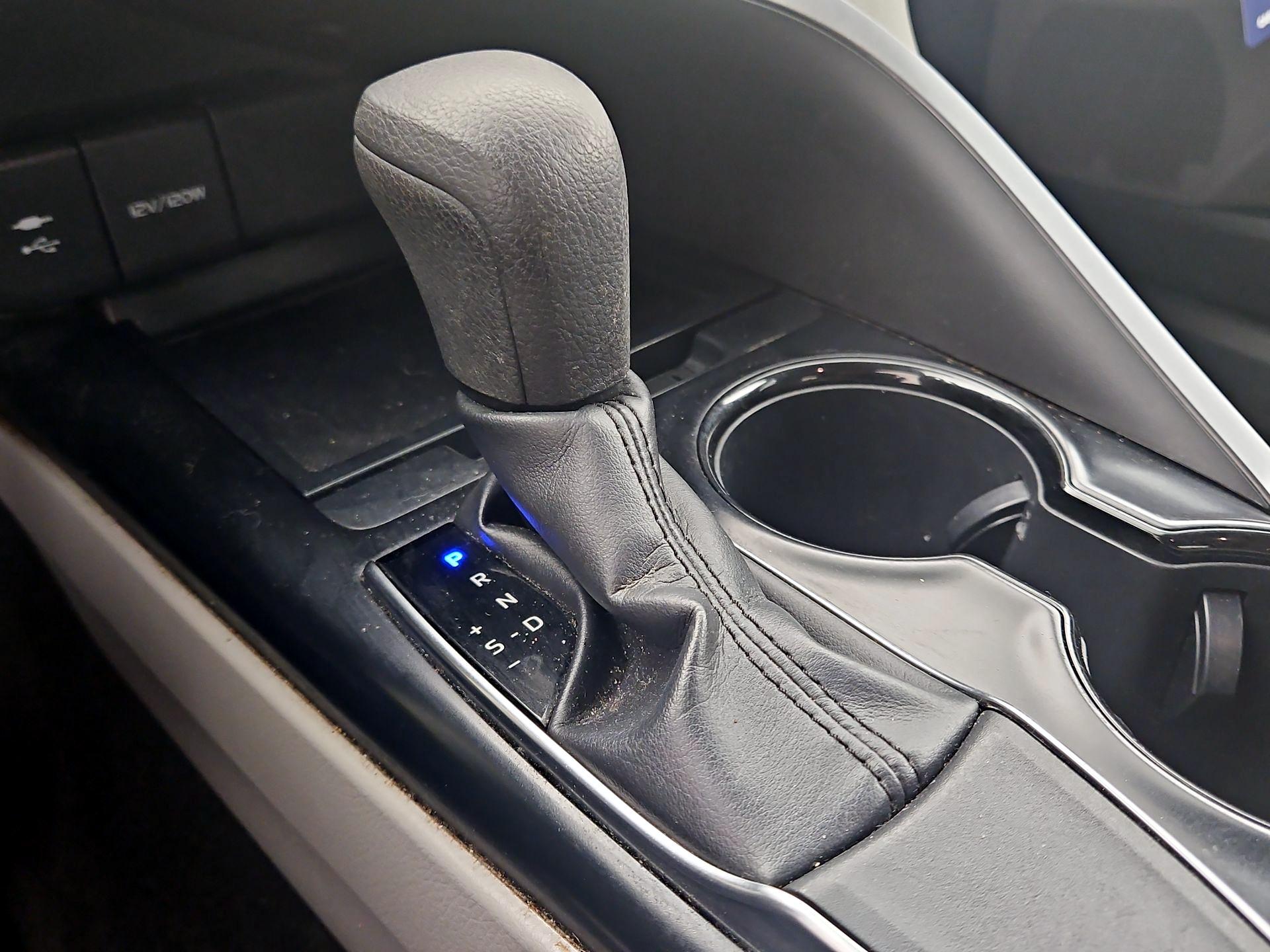 Thumbnail: 2019 Toyota Camry - 17