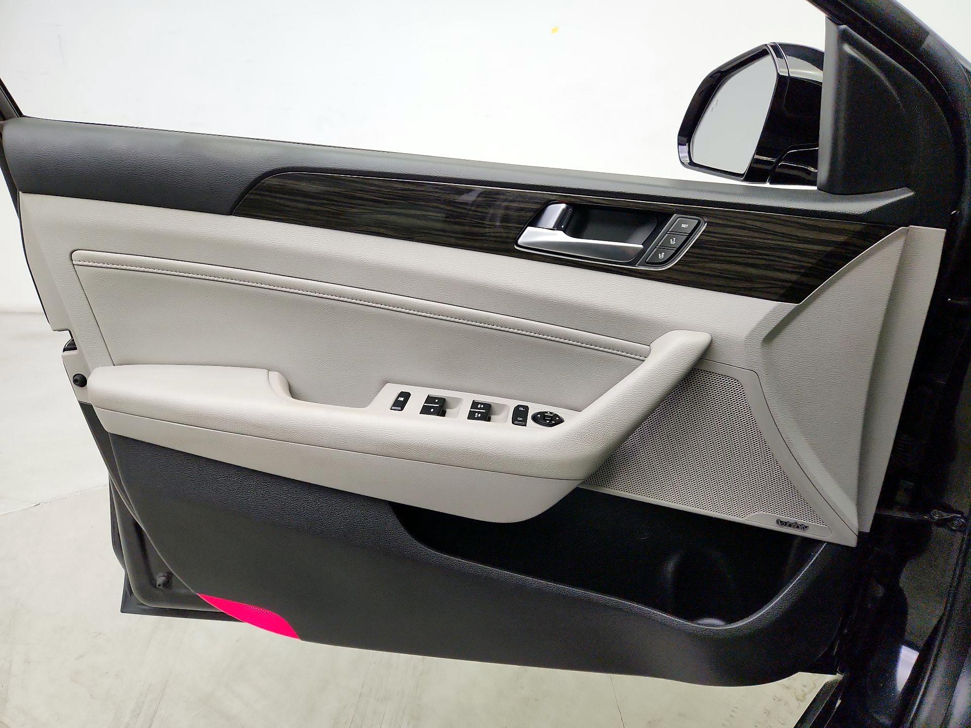 Thumbnail: 2017 Hyundai Sonata - 12