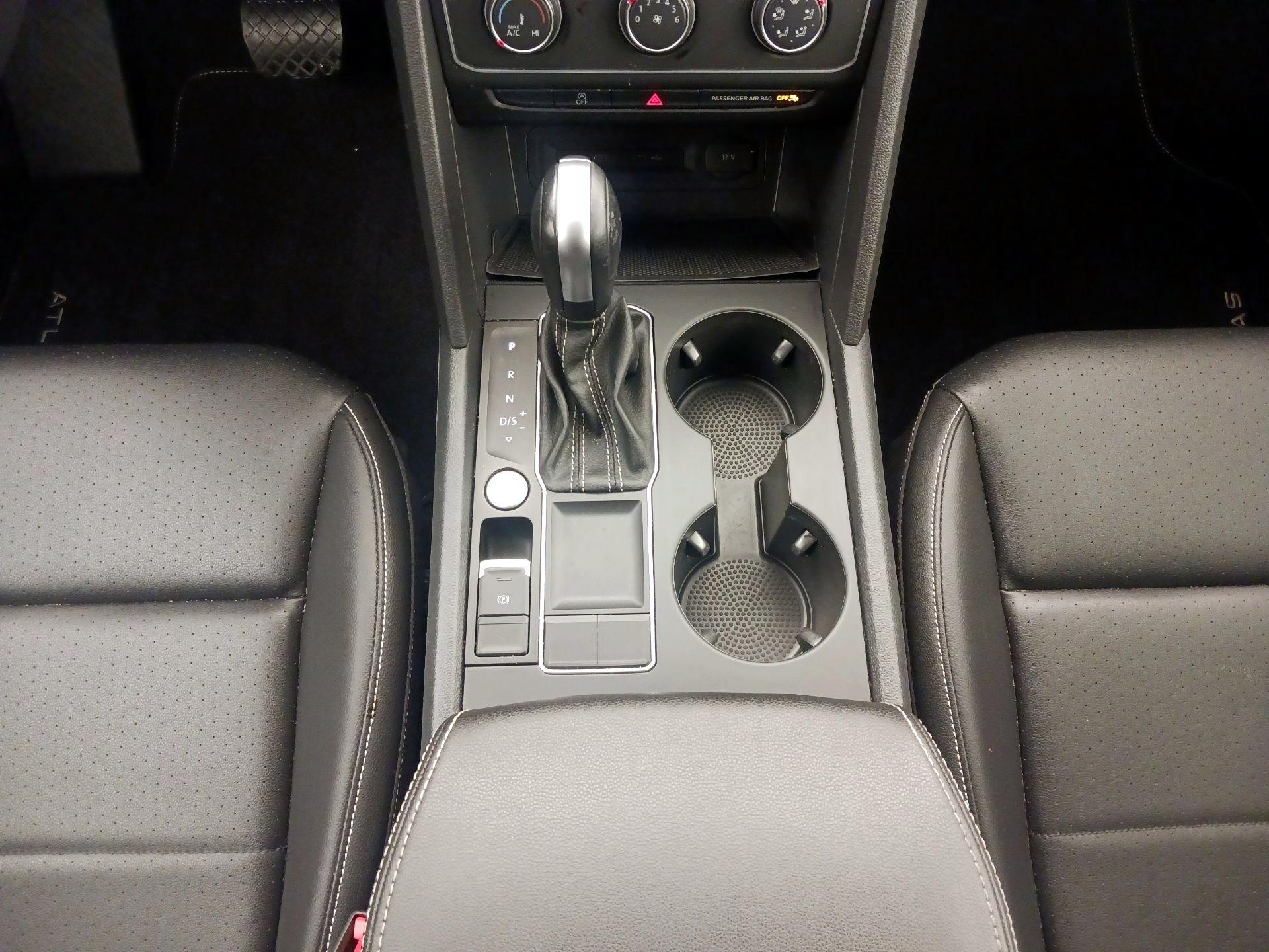 Thumbnail: 2023 Volkswagen Atlas - 17