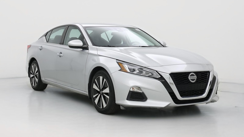 2022 Nissan Altima SV Hero Image