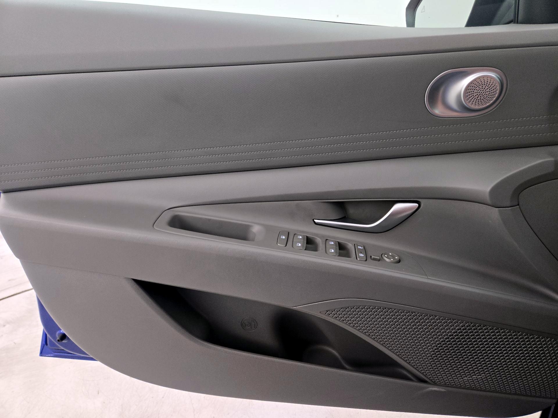Thumbnail: 2023 Hyundai Elantra - 12