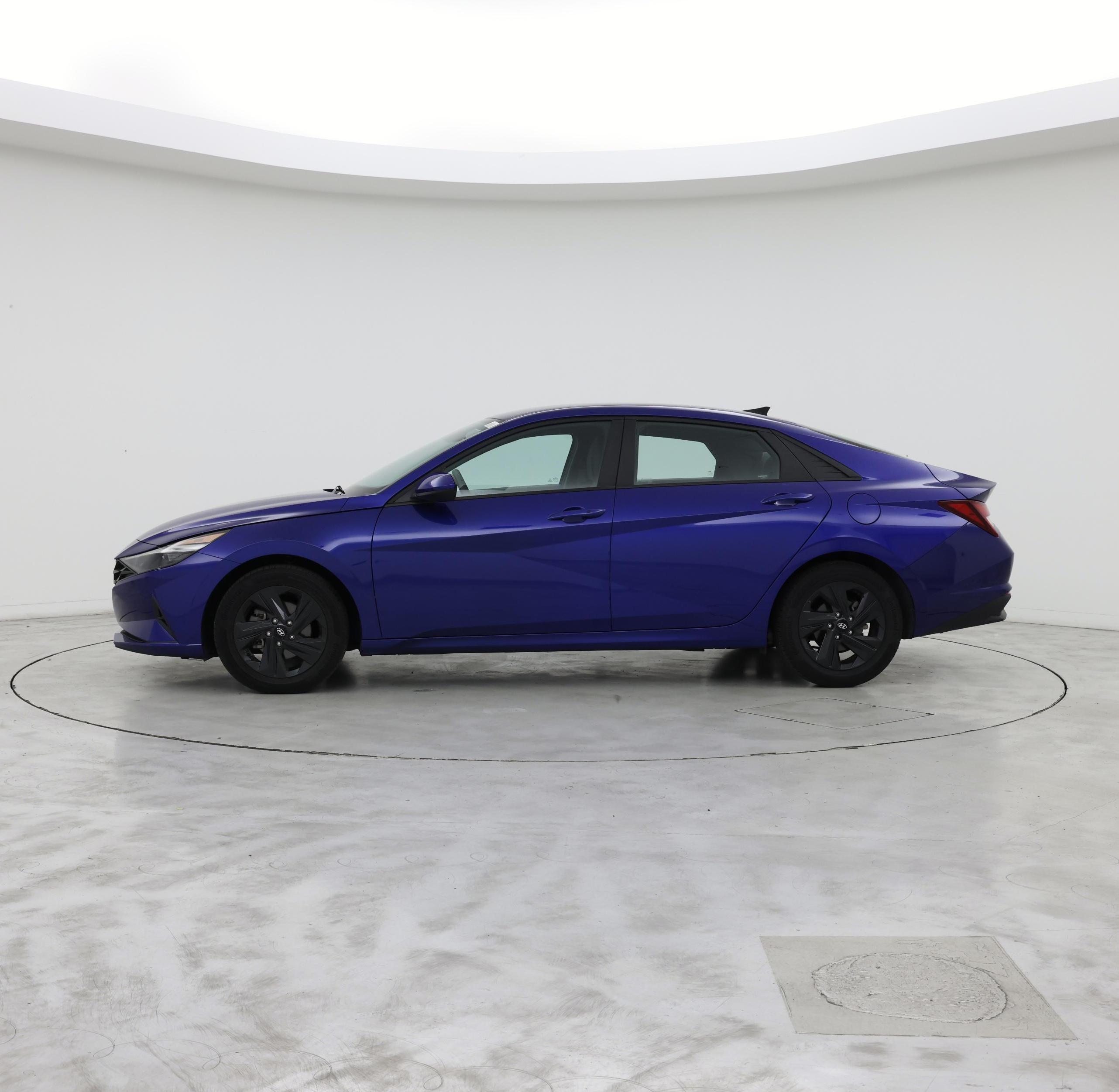 Thumbnail: 2023 Hyundai Elantra - 3