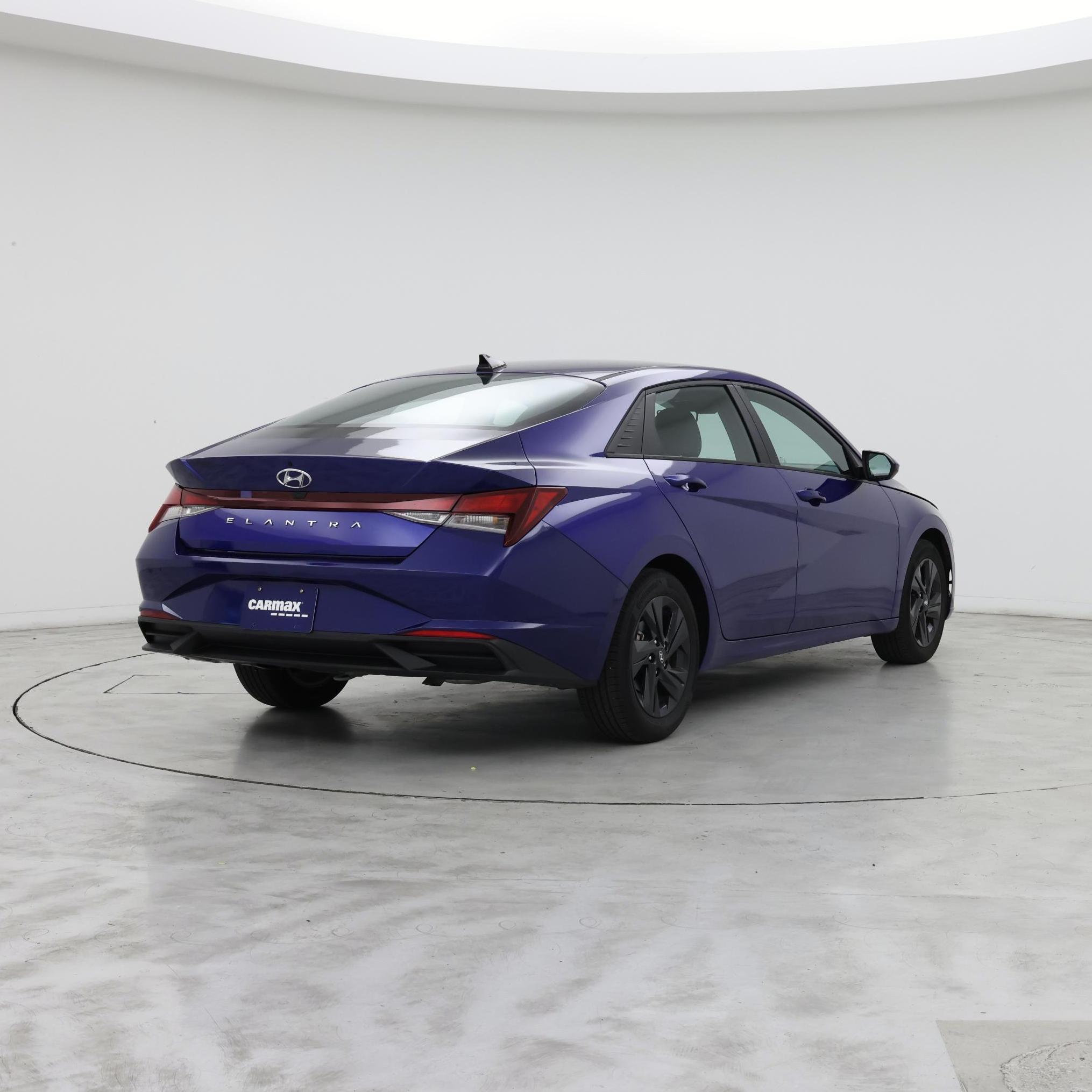 Thumbnail: 2023 Hyundai Elantra - 8