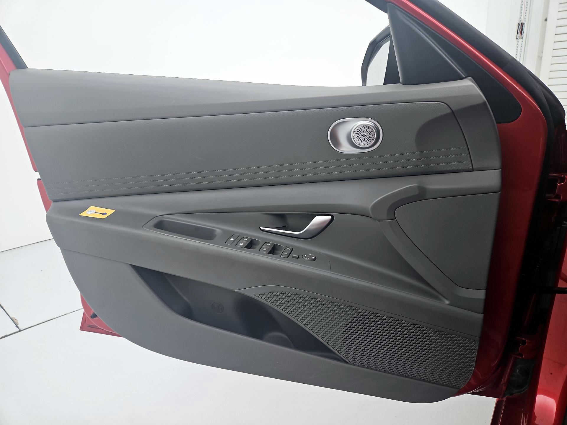 Thumbnail: 2021 Hyundai Elantra - 12