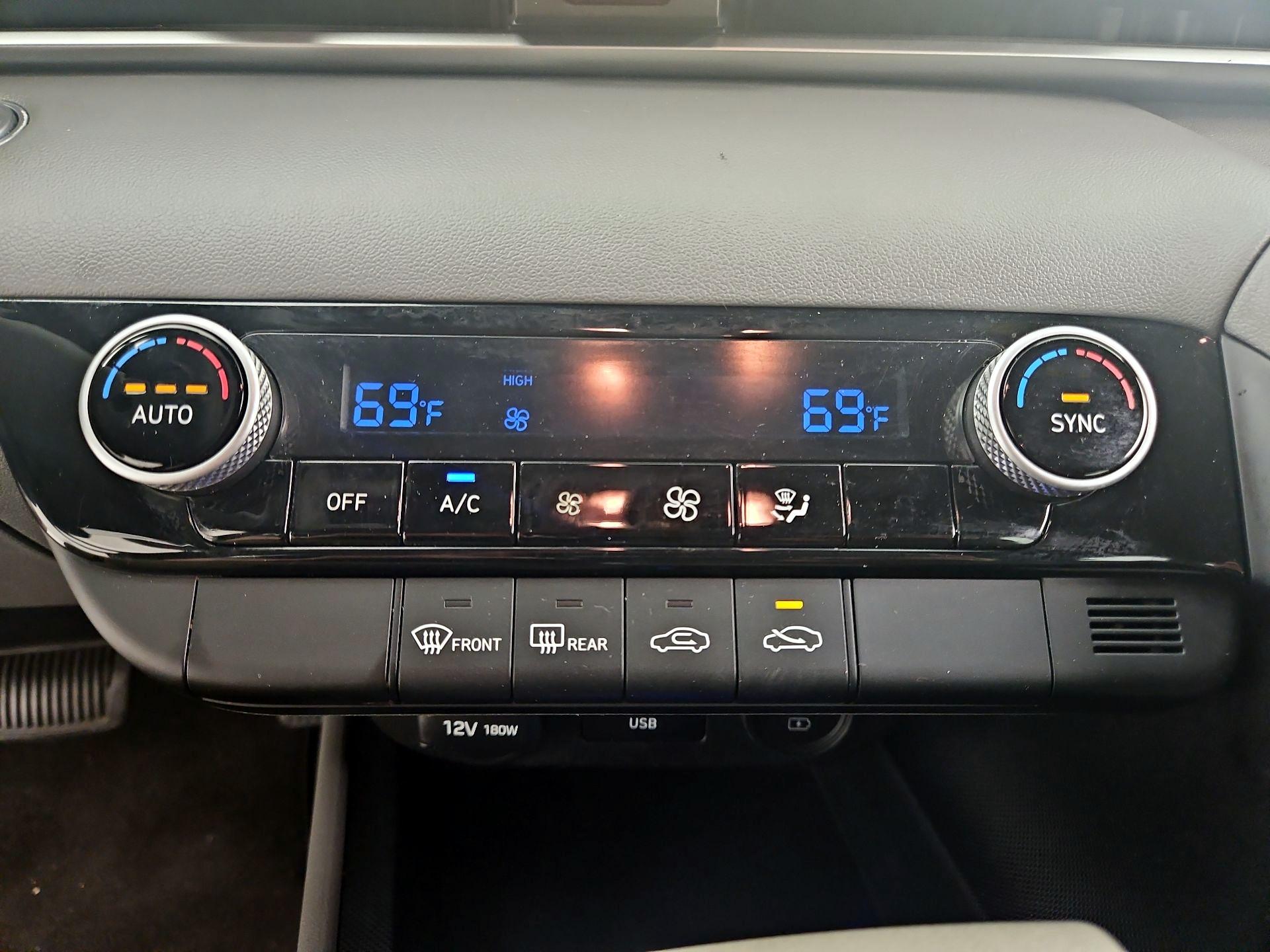 Thumbnail: 2021 Hyundai Elantra - 16